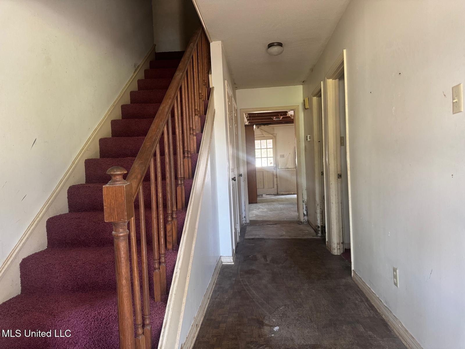 191 Ted Circle Property Photo 3