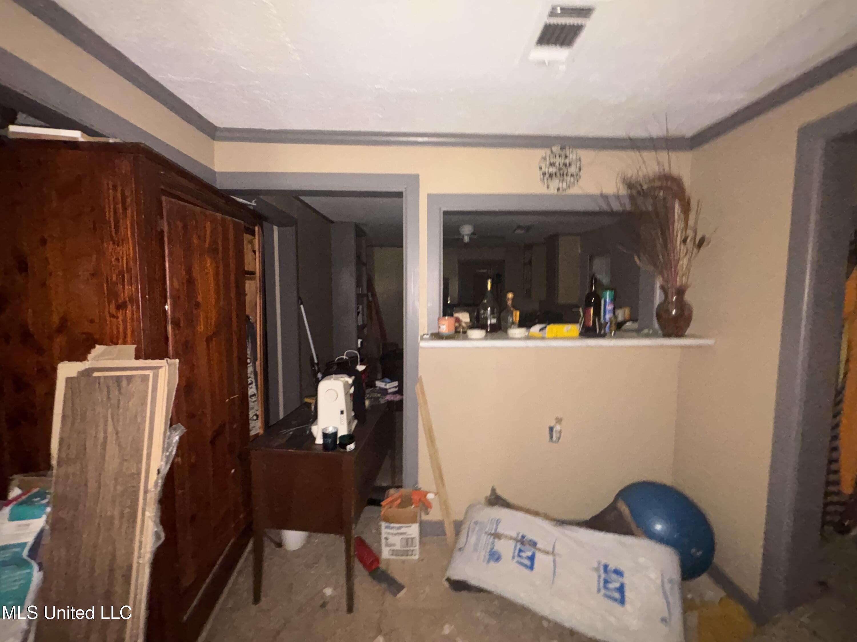 1427 Fernwood Drive Property Photo 11