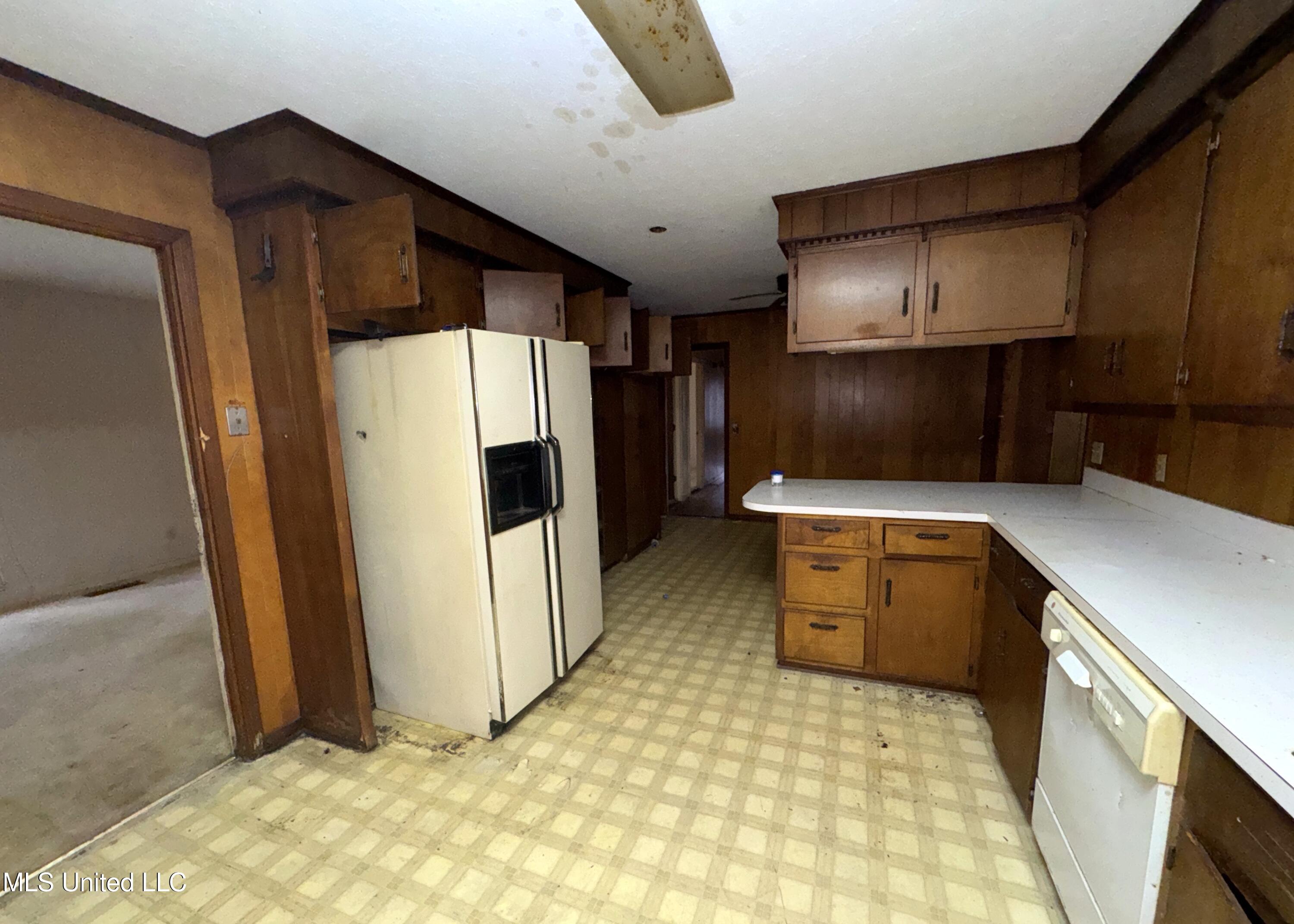 3143 Revere Street Property Photo 4