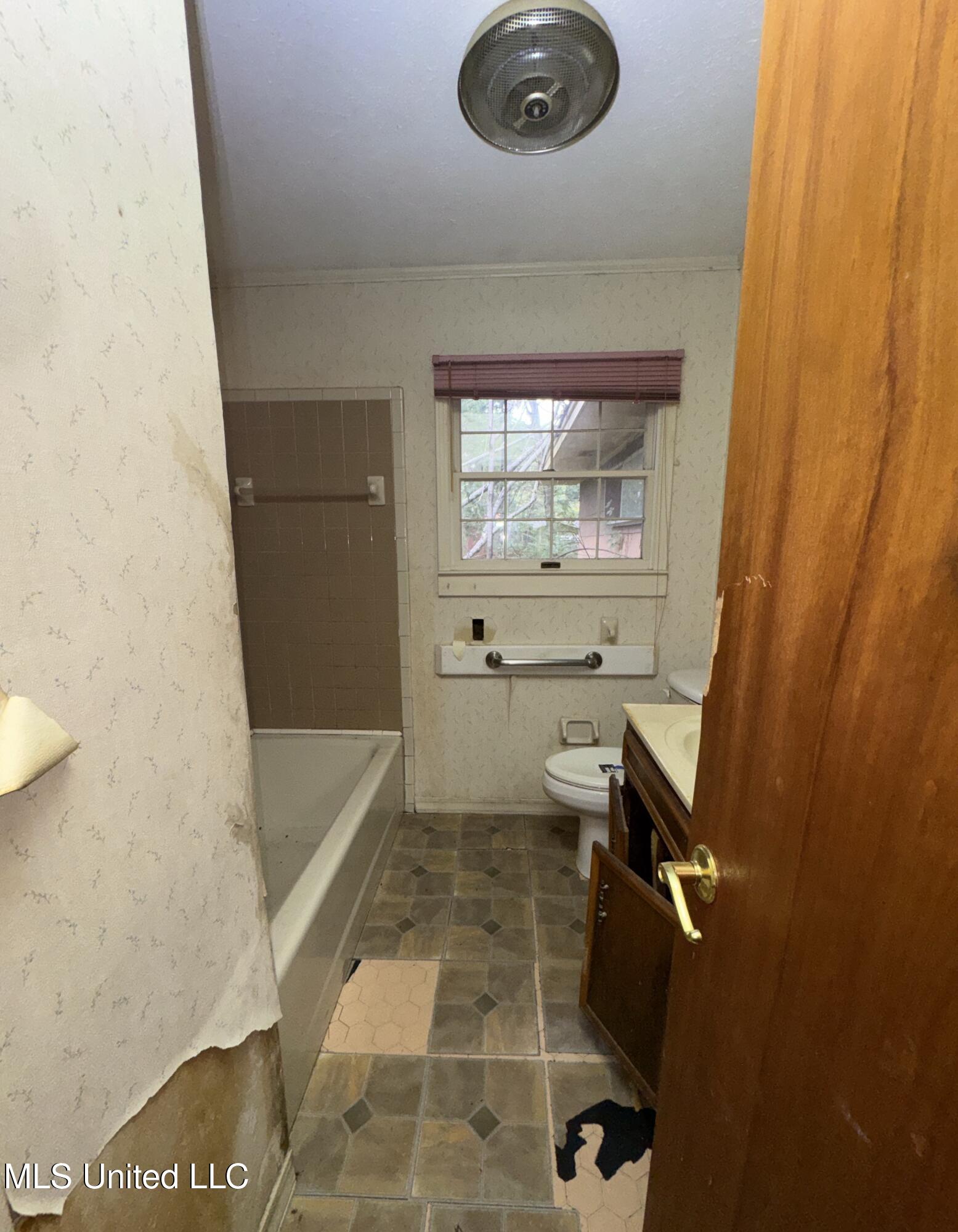 3143 Revere Street Property Photo 7