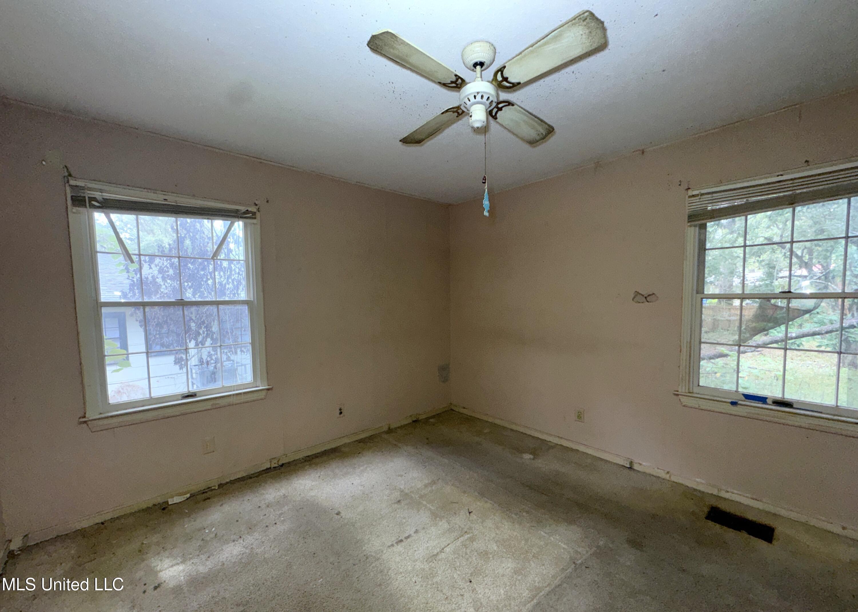 3143 Revere Street Property Photo 9