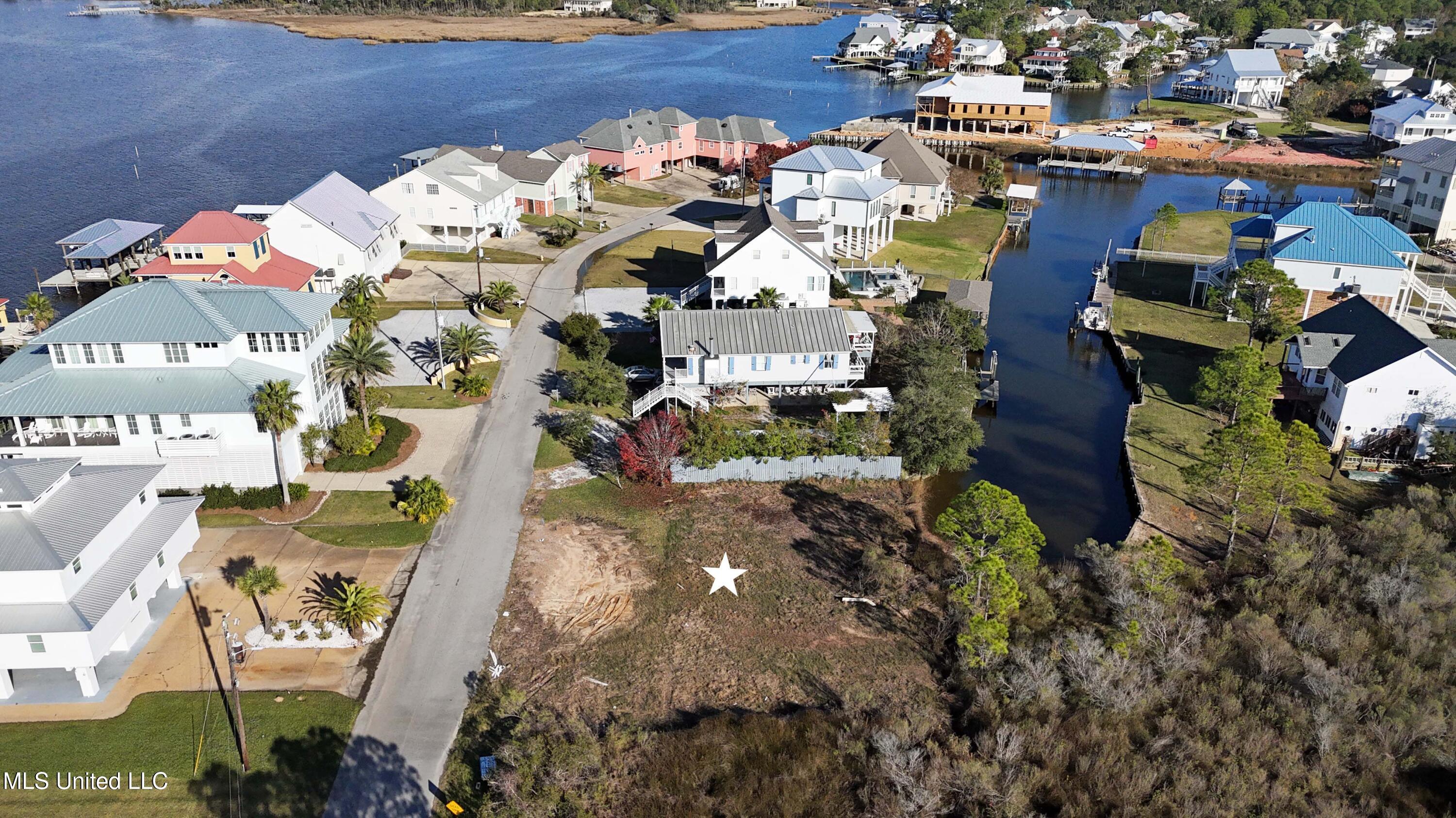 Sweet Bay Drive Property Photo 1