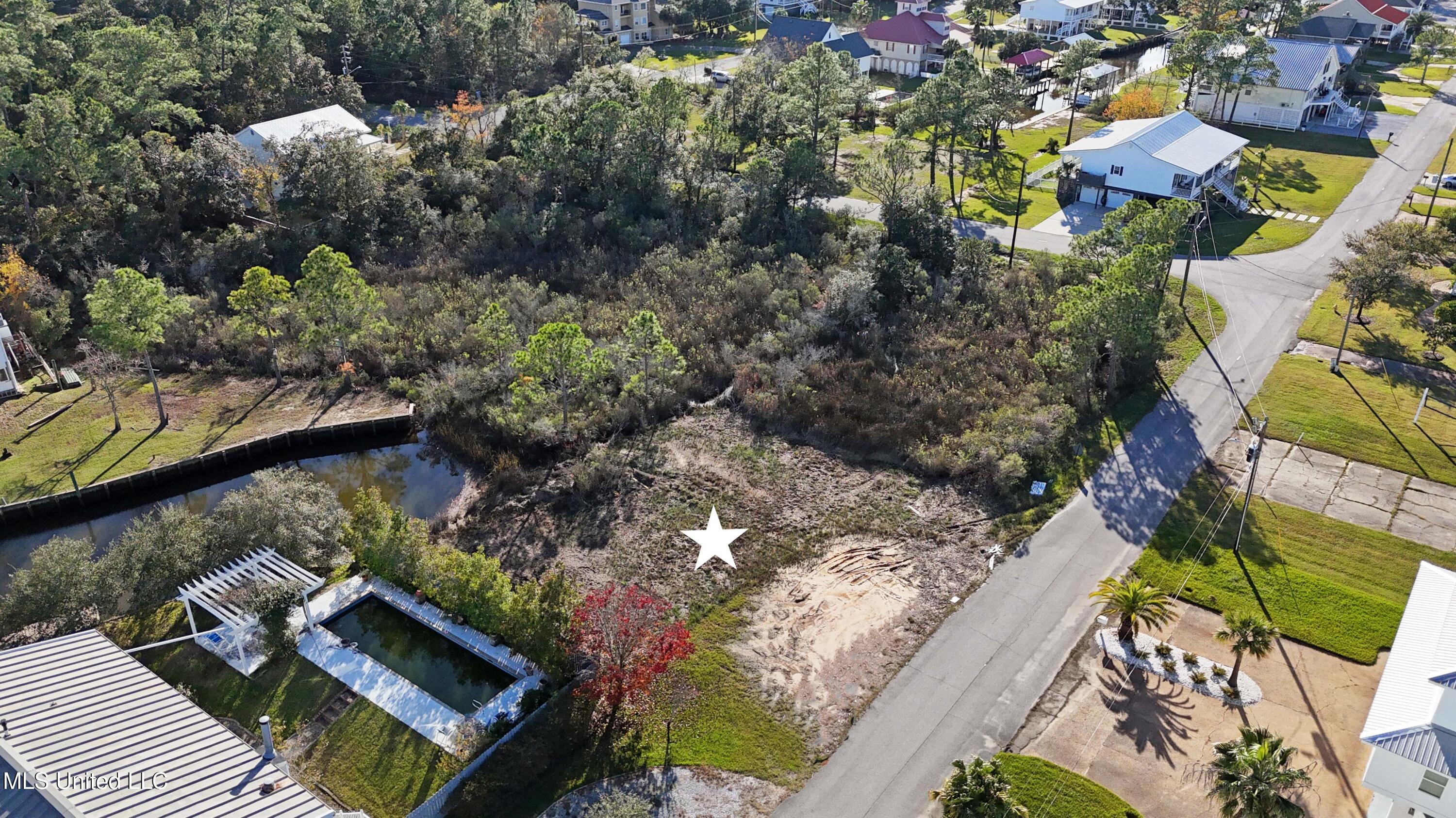 Sweet Bay Drive Property Photo 8