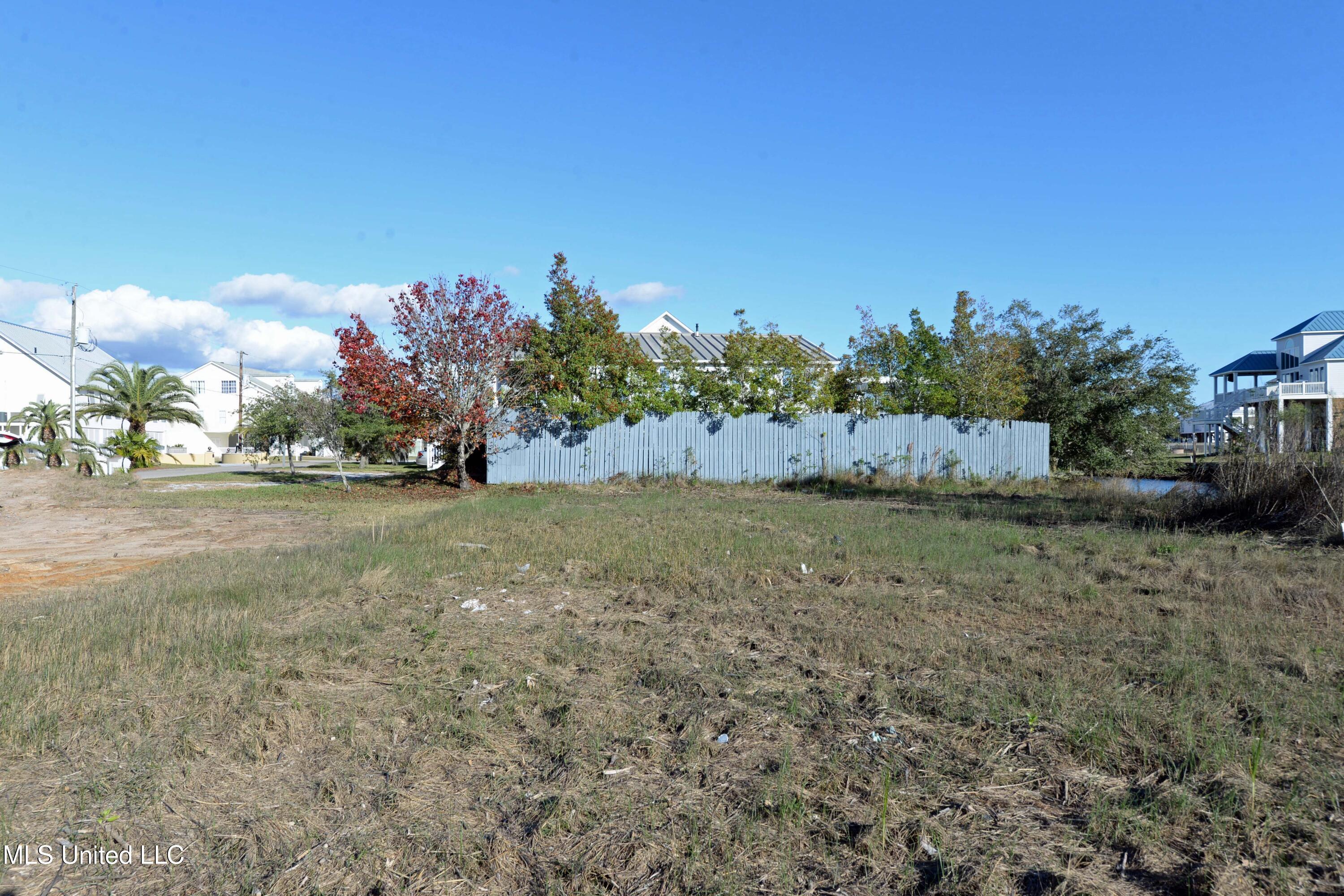 Sweet Bay Drive Property Photo 11