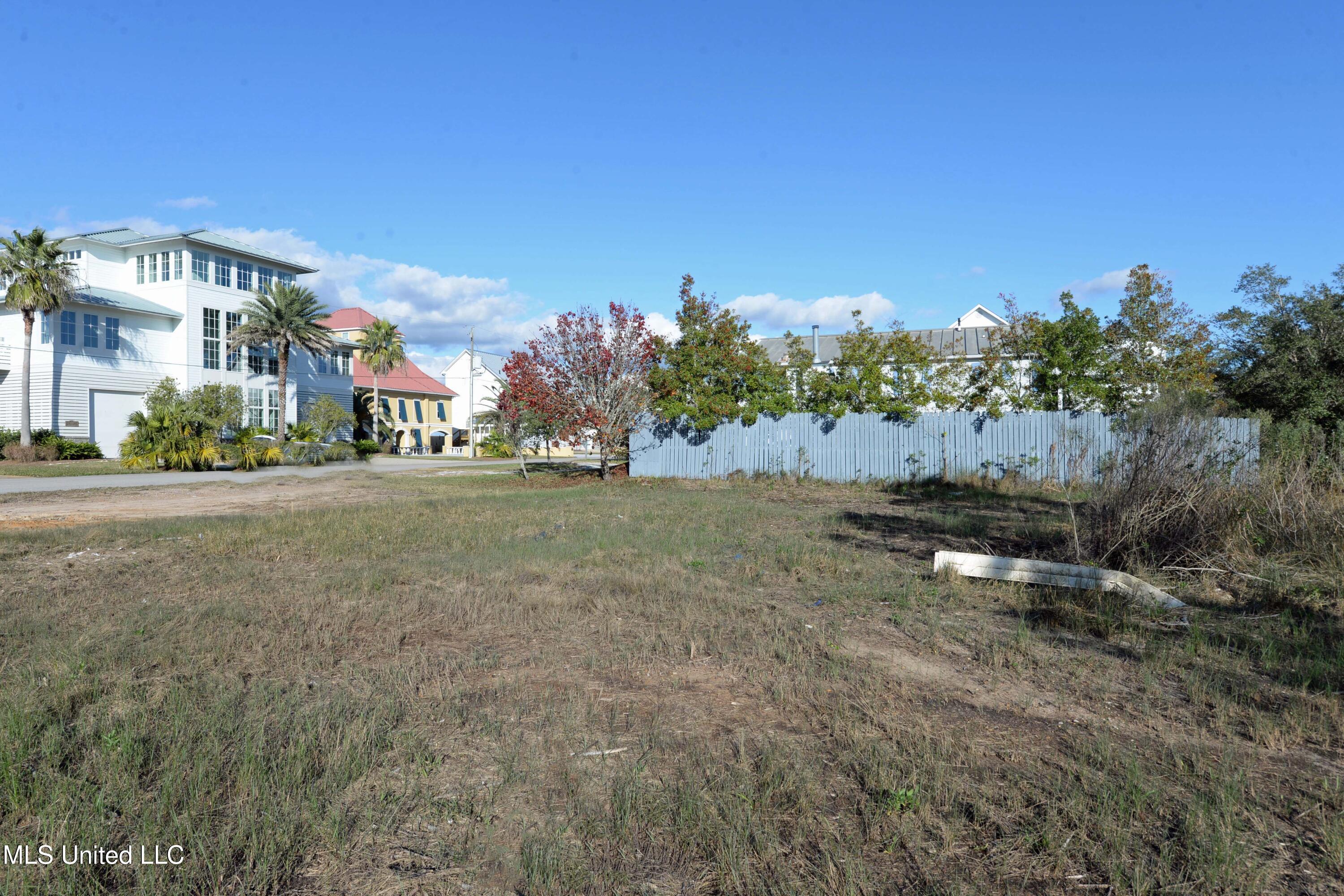 Sweet Bay Drive Property Photo 12