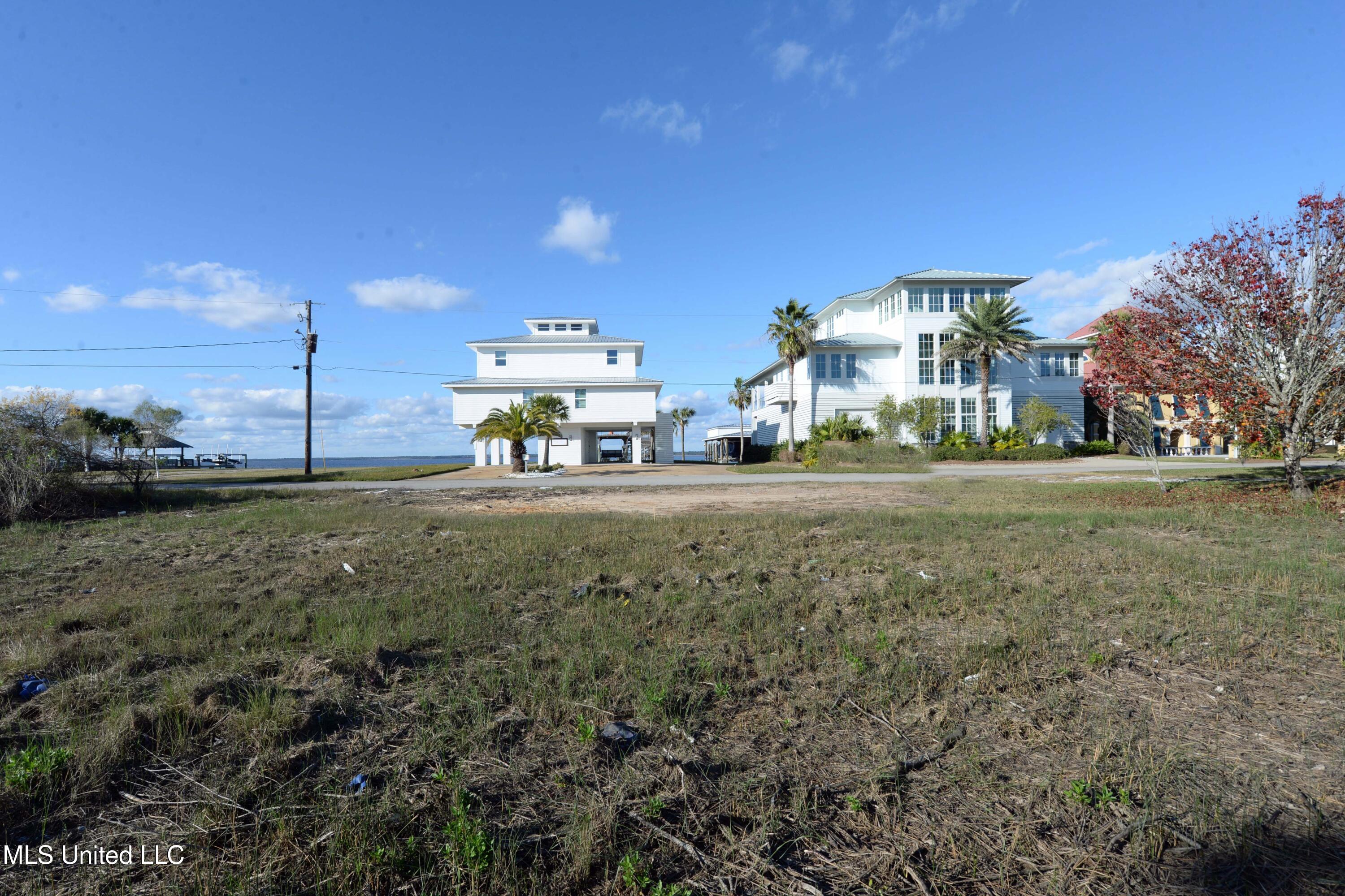 Sweet Bay Drive Property Photo 13