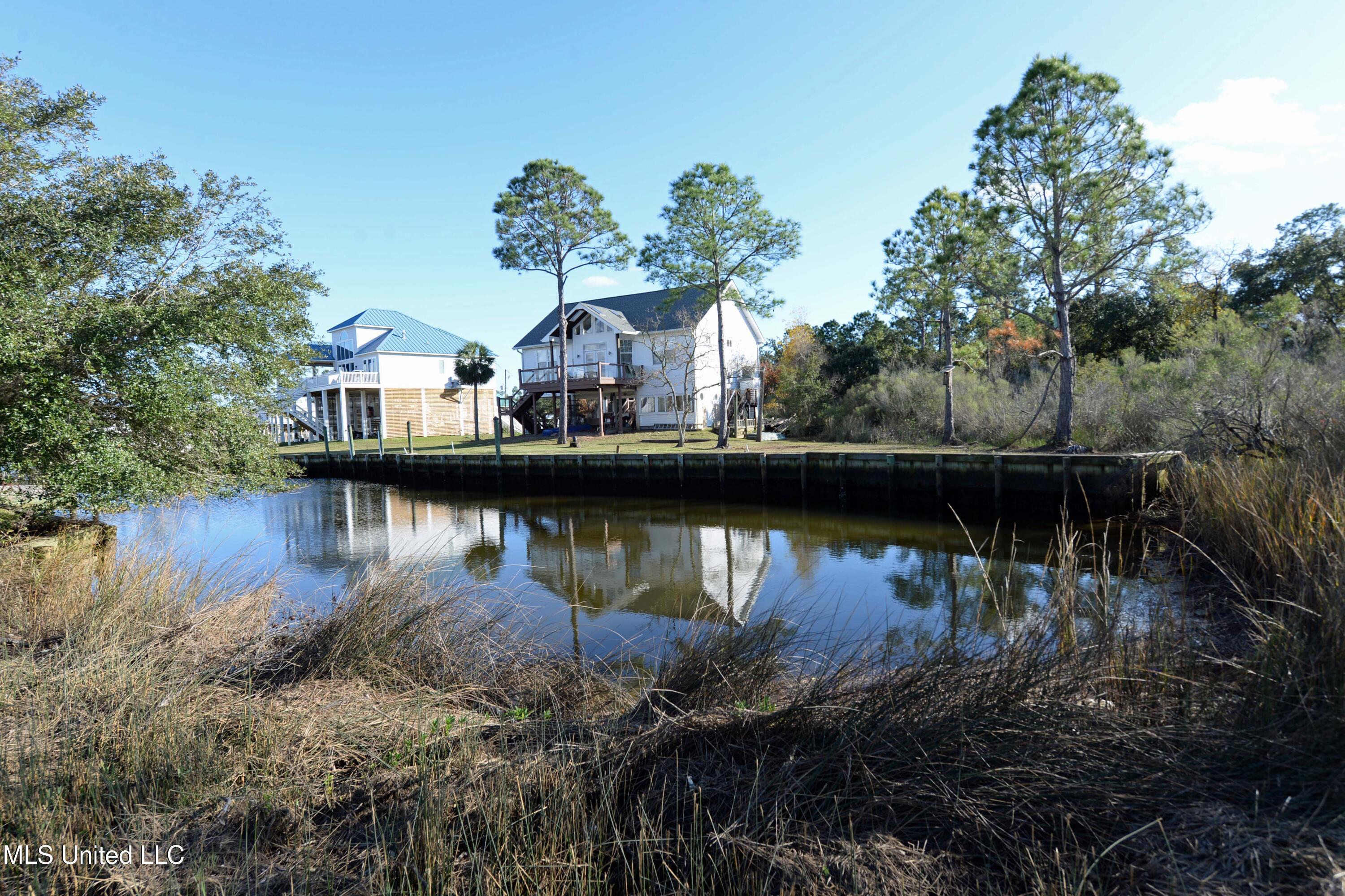 Sweet Bay Drive Property Photo 14