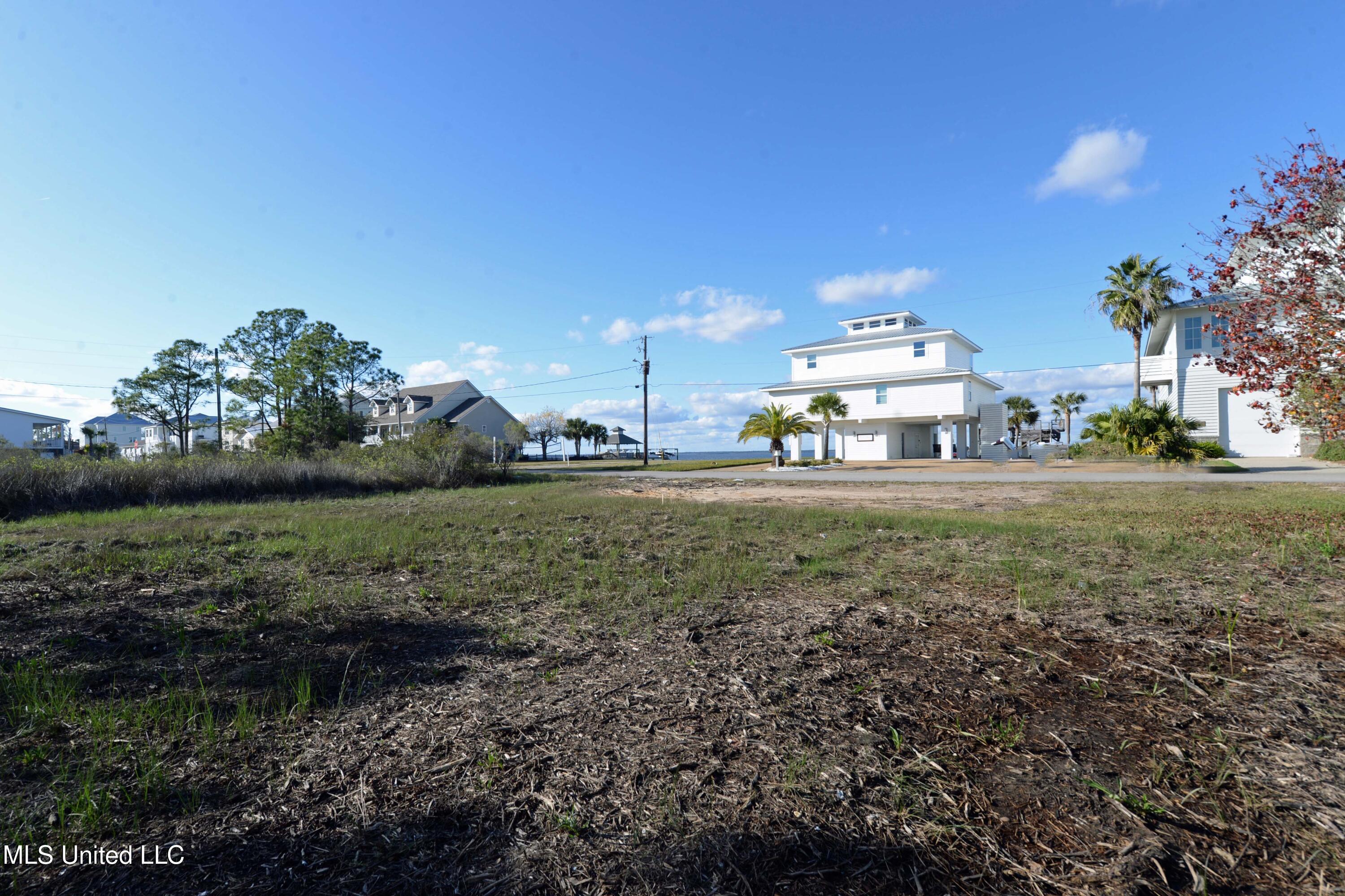 Sweet Bay Drive Property Photo 15