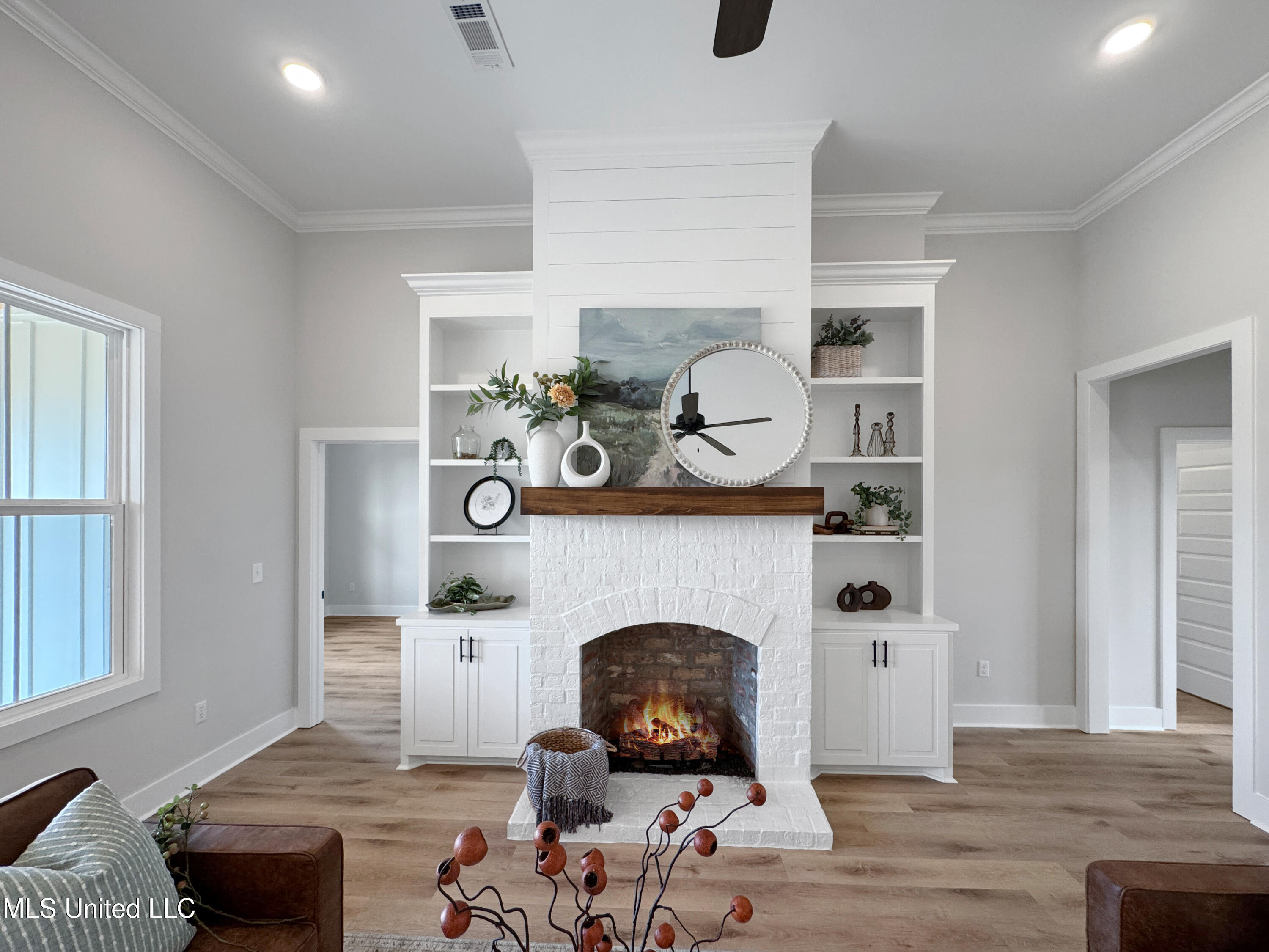 404 Lennon Lane Property Photo 7