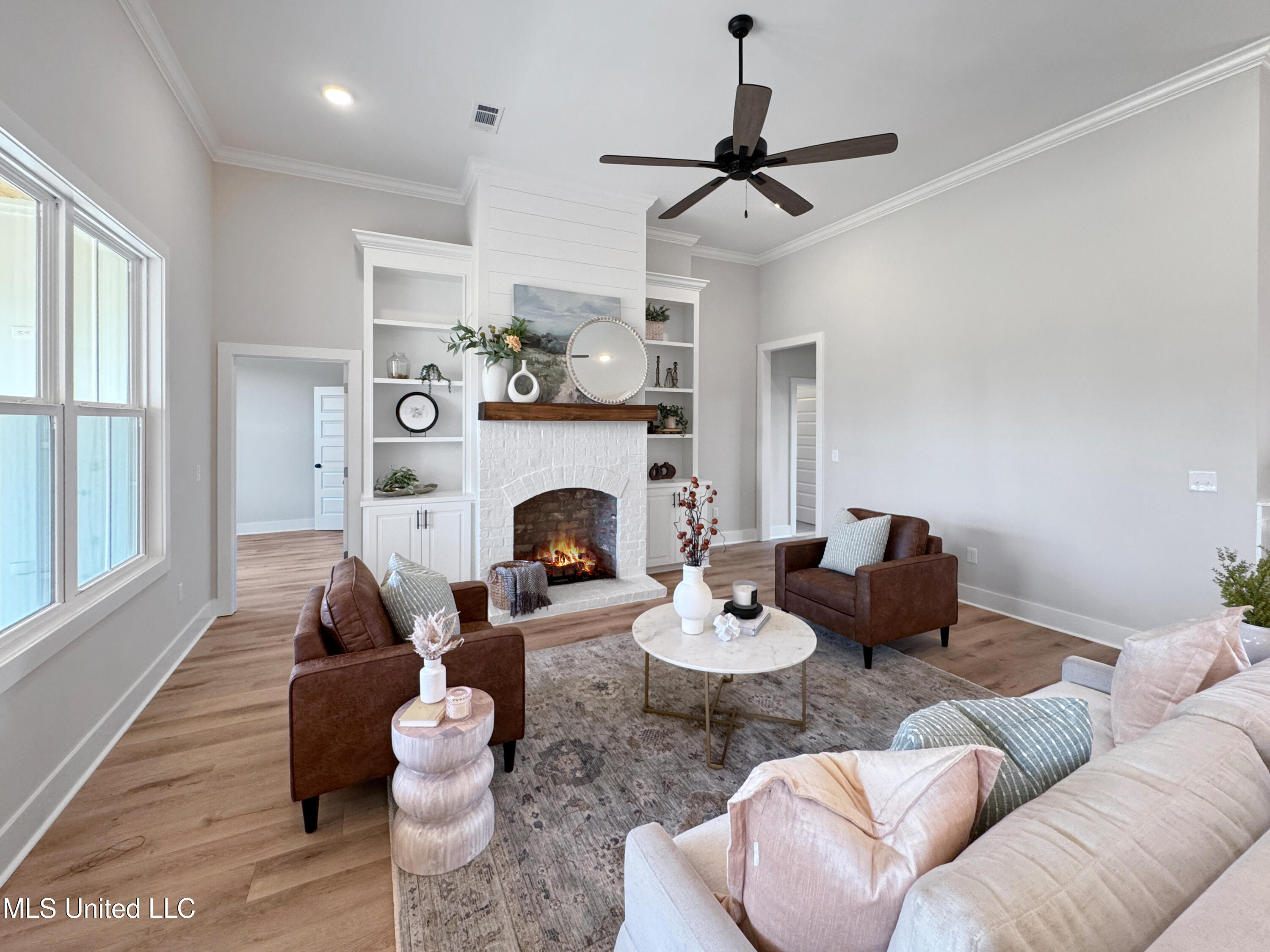 404 Lennon Lane Property Photo 8