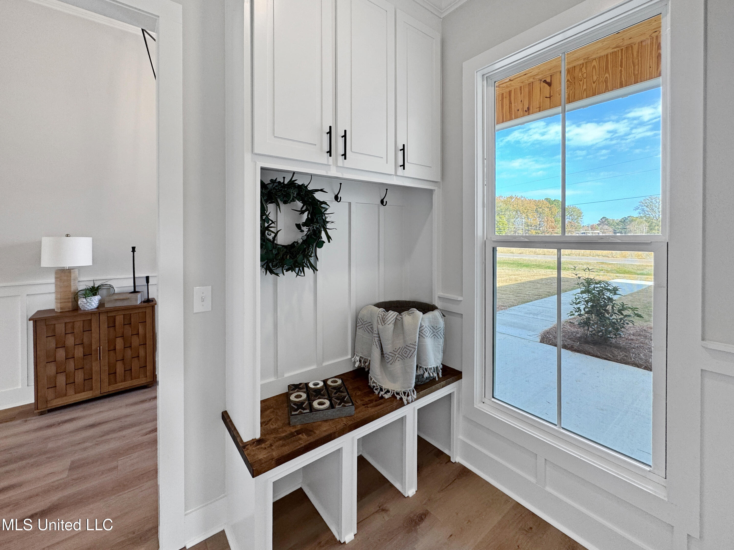 404 Lennon Lane Property Photo 22