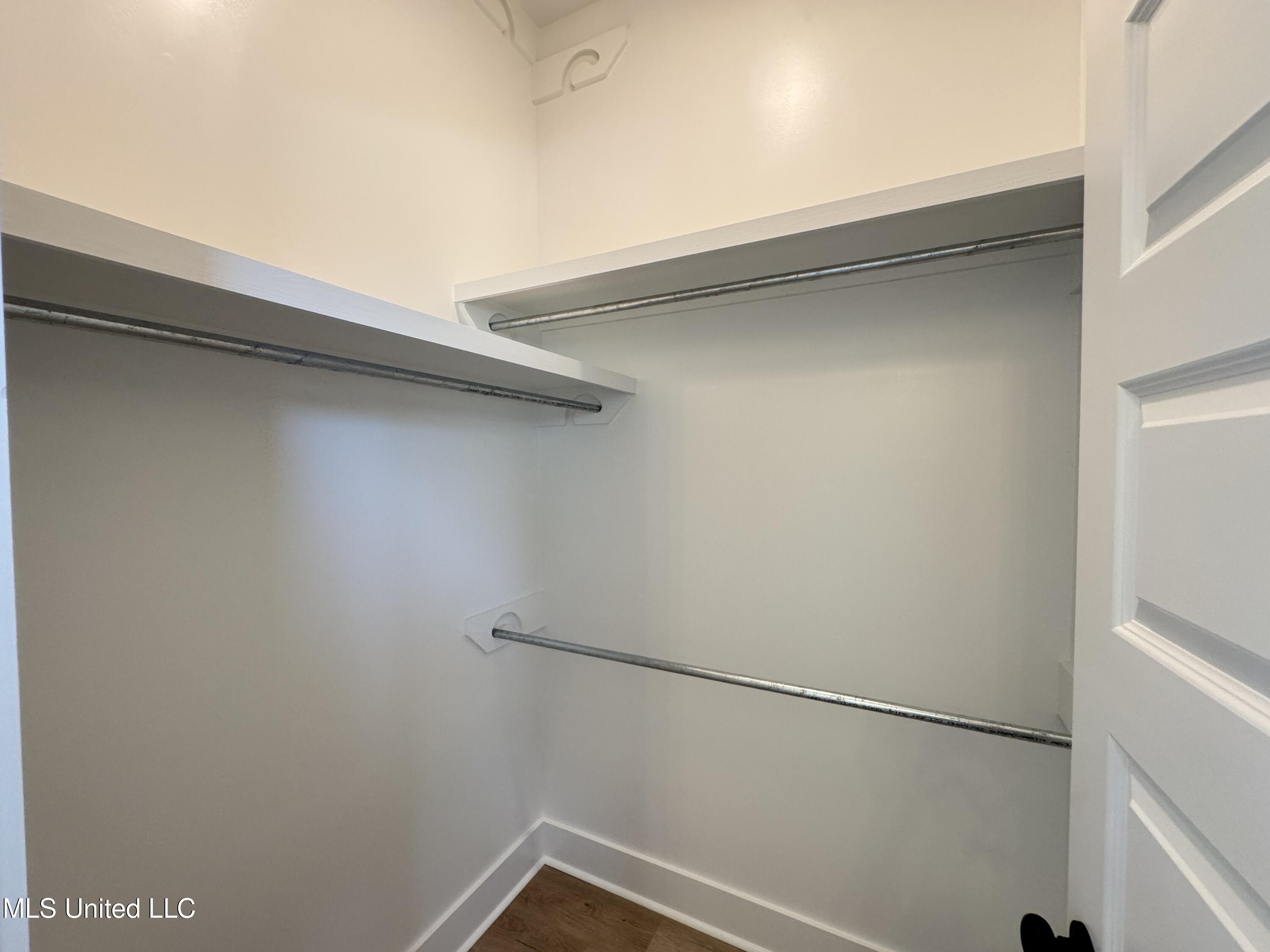 404 Lennon Lane Property Photo 47