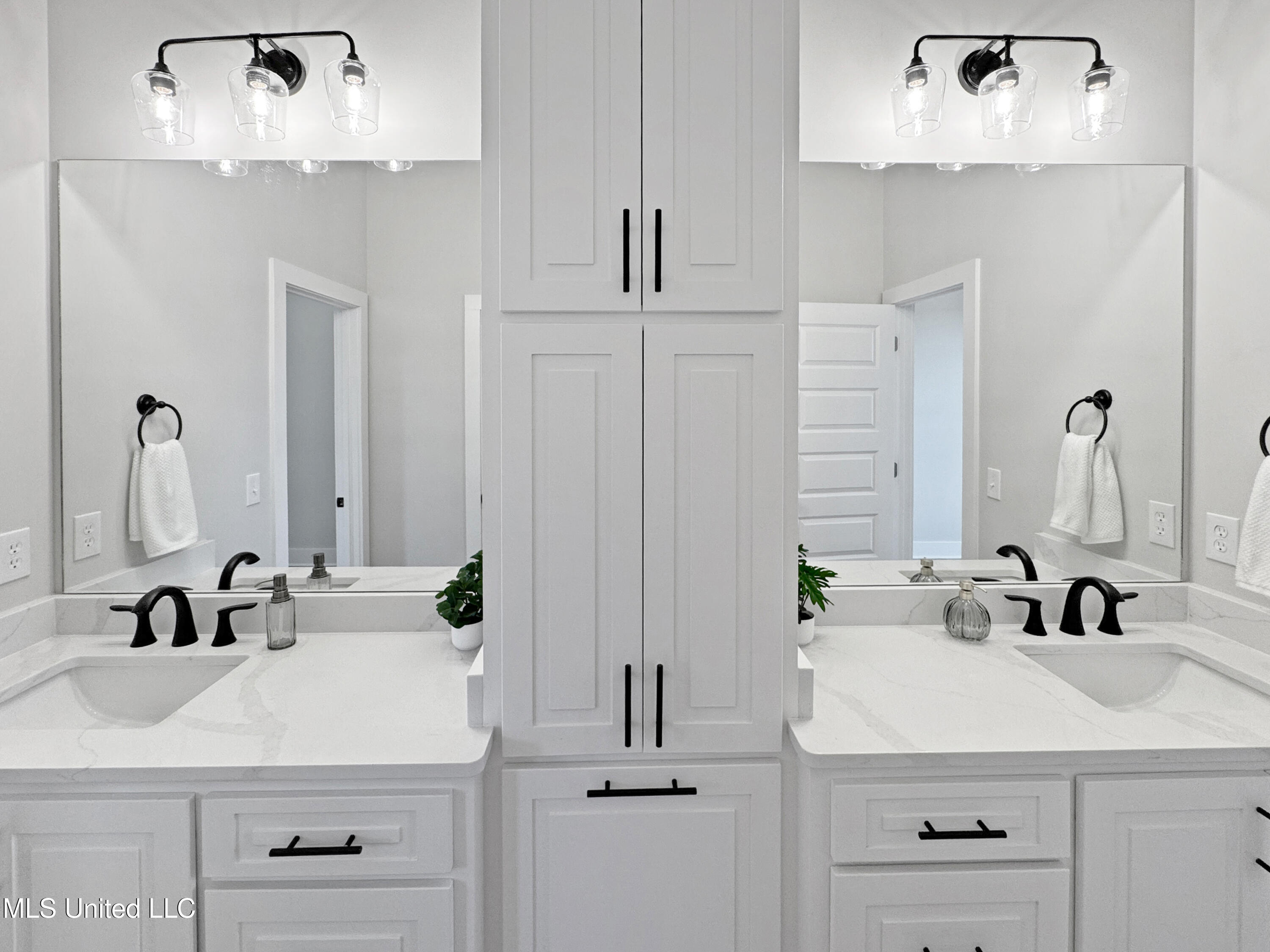 404 Lennon Lane Property Photo 53