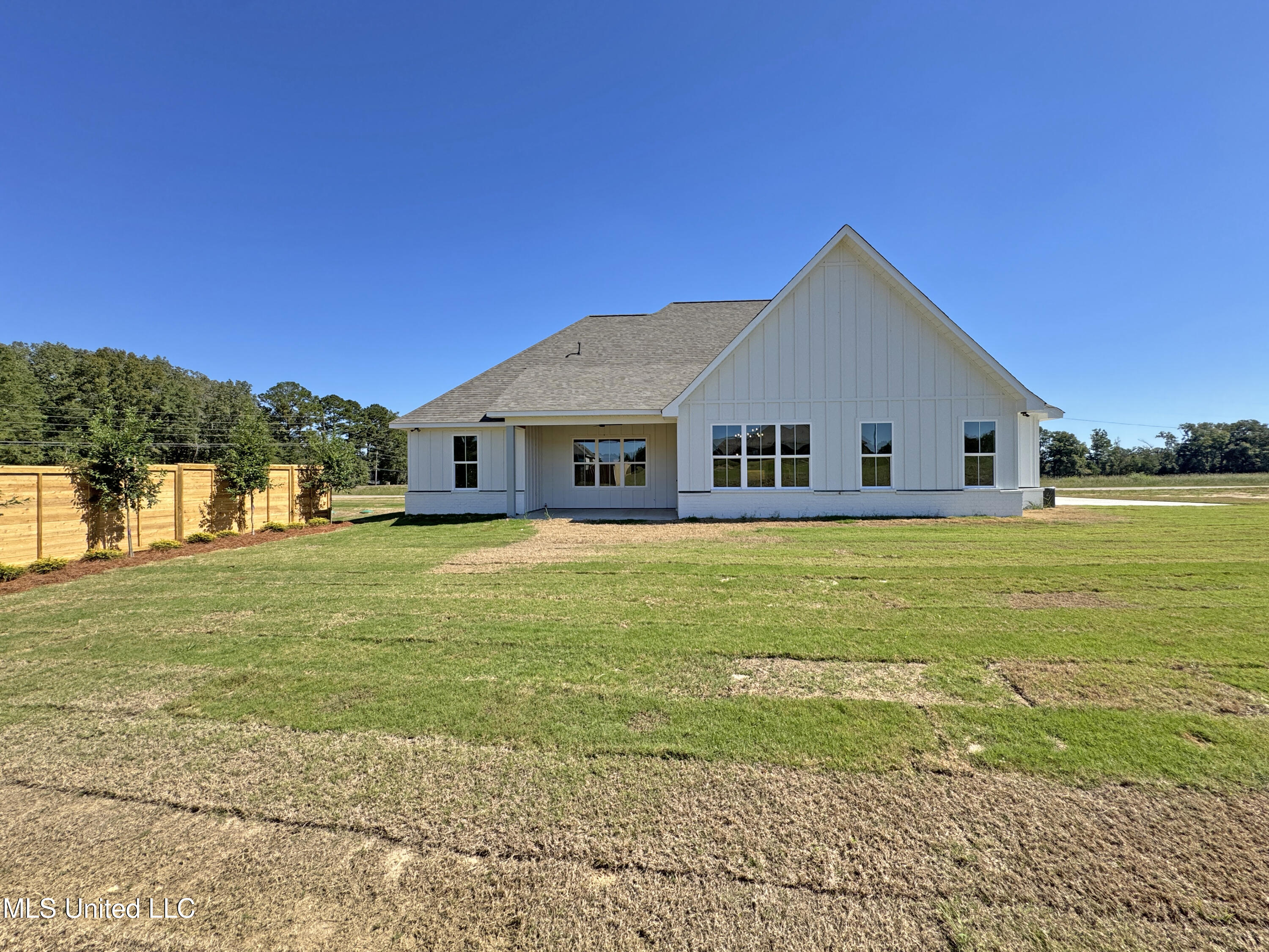 404 Lennon Lane Property Photo 55