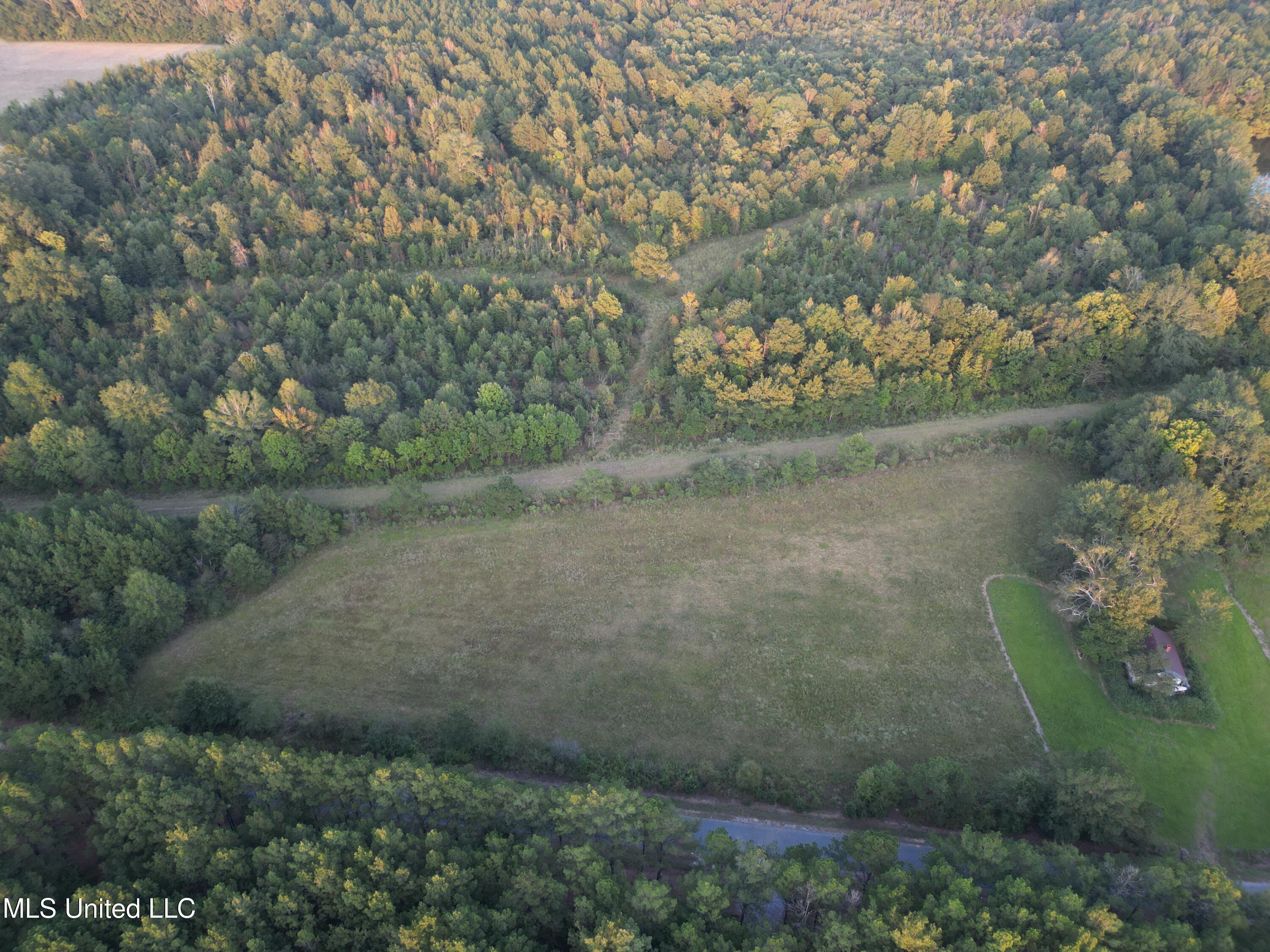 1844 Swamp Road Property Photo 3