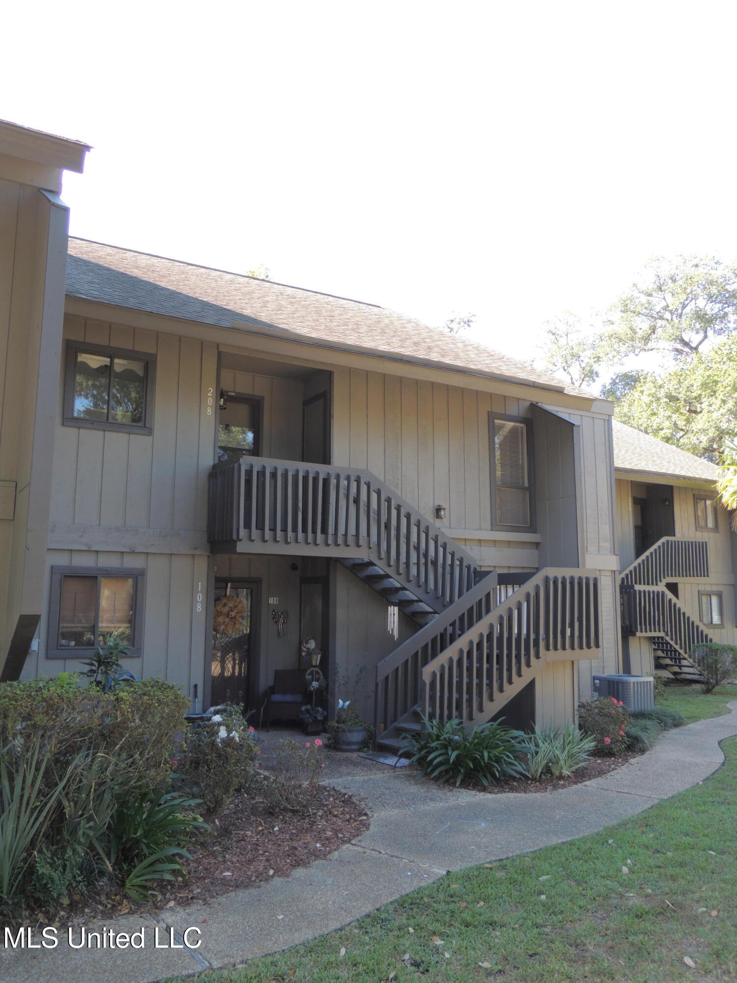 208 Kona Property Photo 3