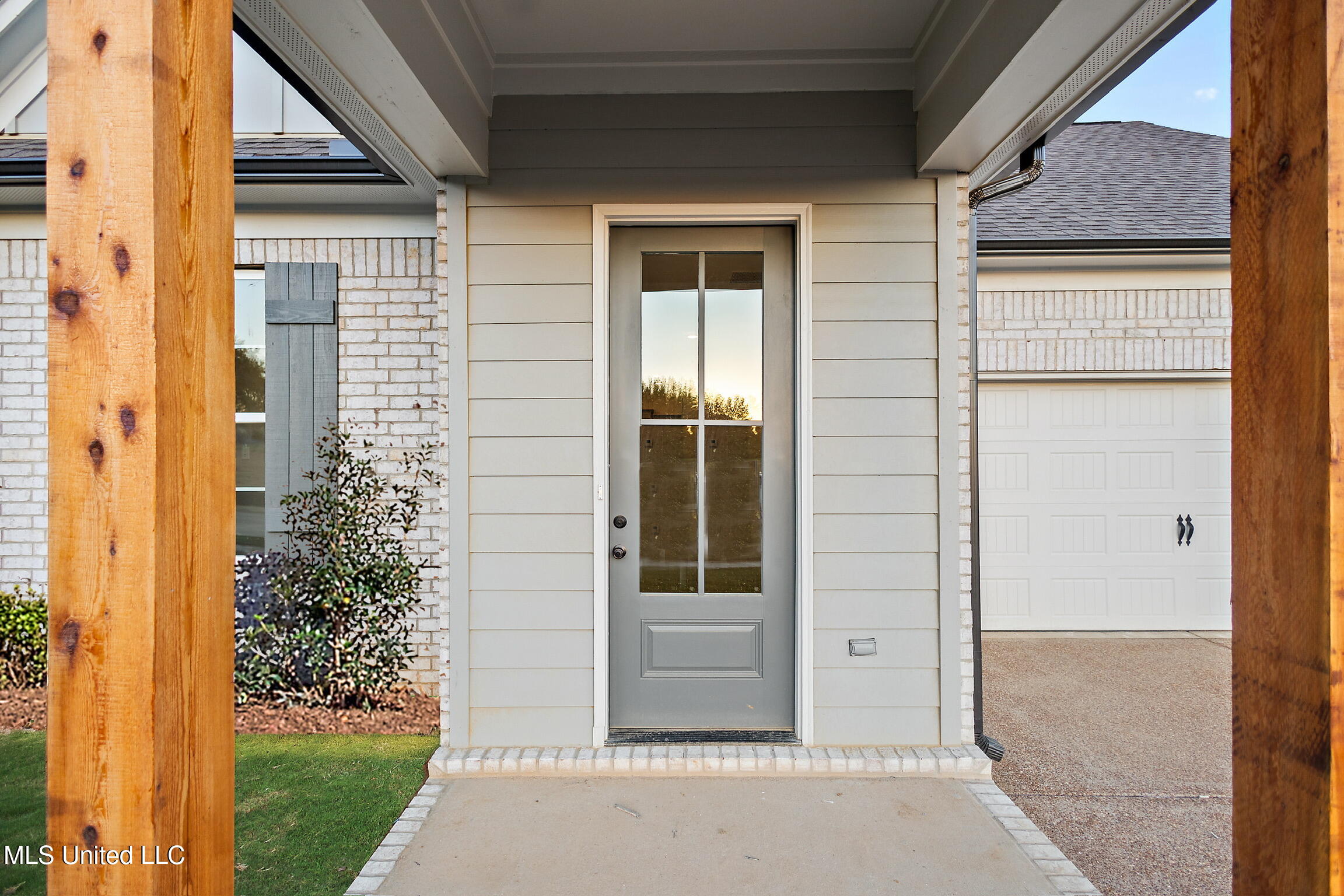 928 Coahoma Court Property Photo 4