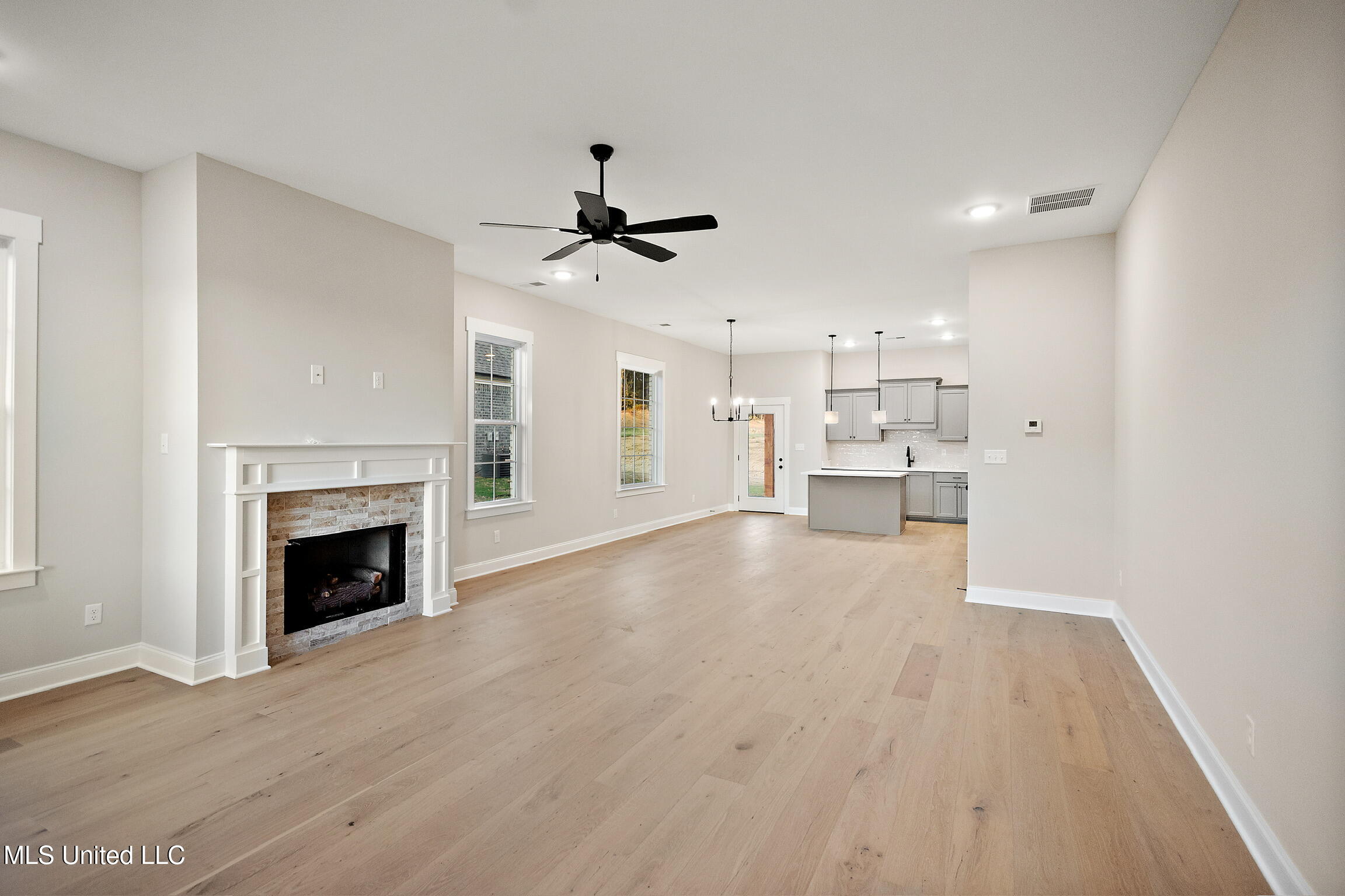 928 Coahoma Court Property Photo 5