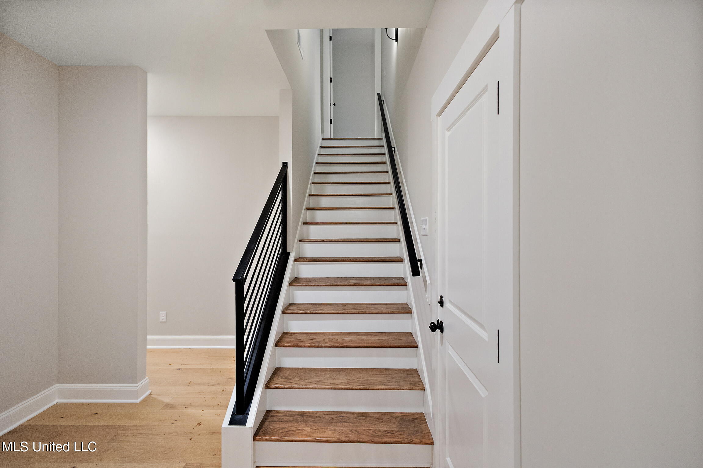 928 Coahoma Court Property Photo 28