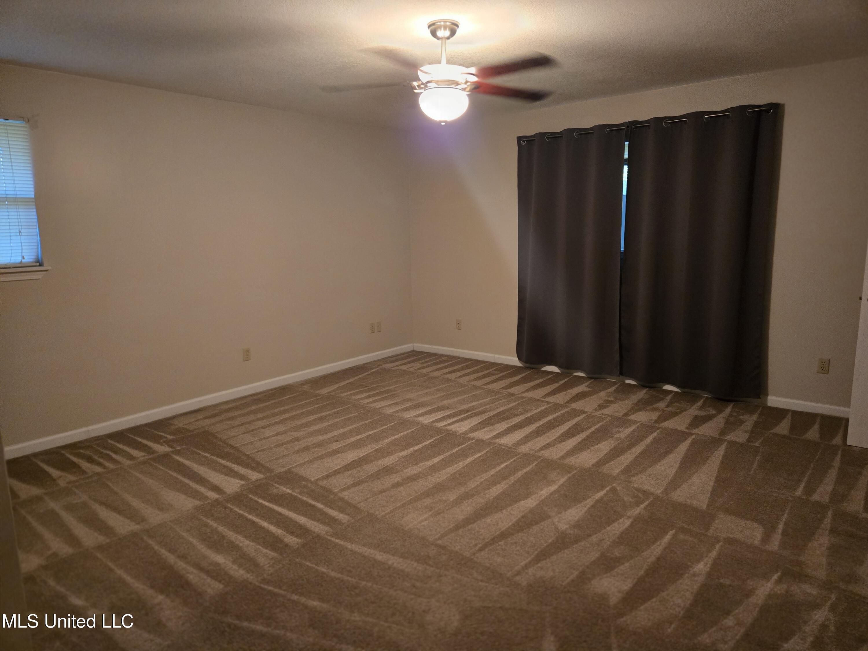 726 Canterbury Drive Property Photo 11