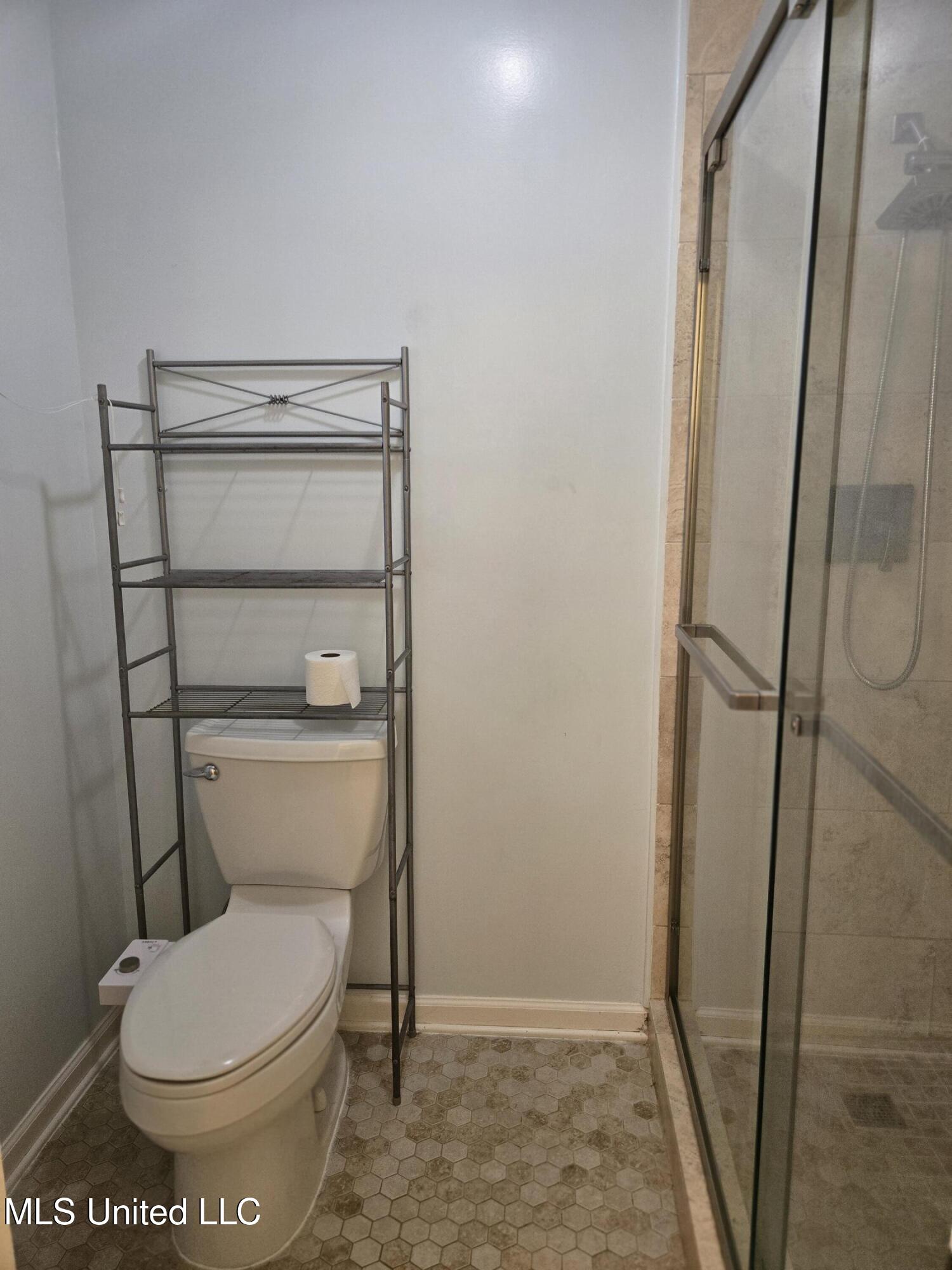 726 Canterbury Drive Property Photo 14