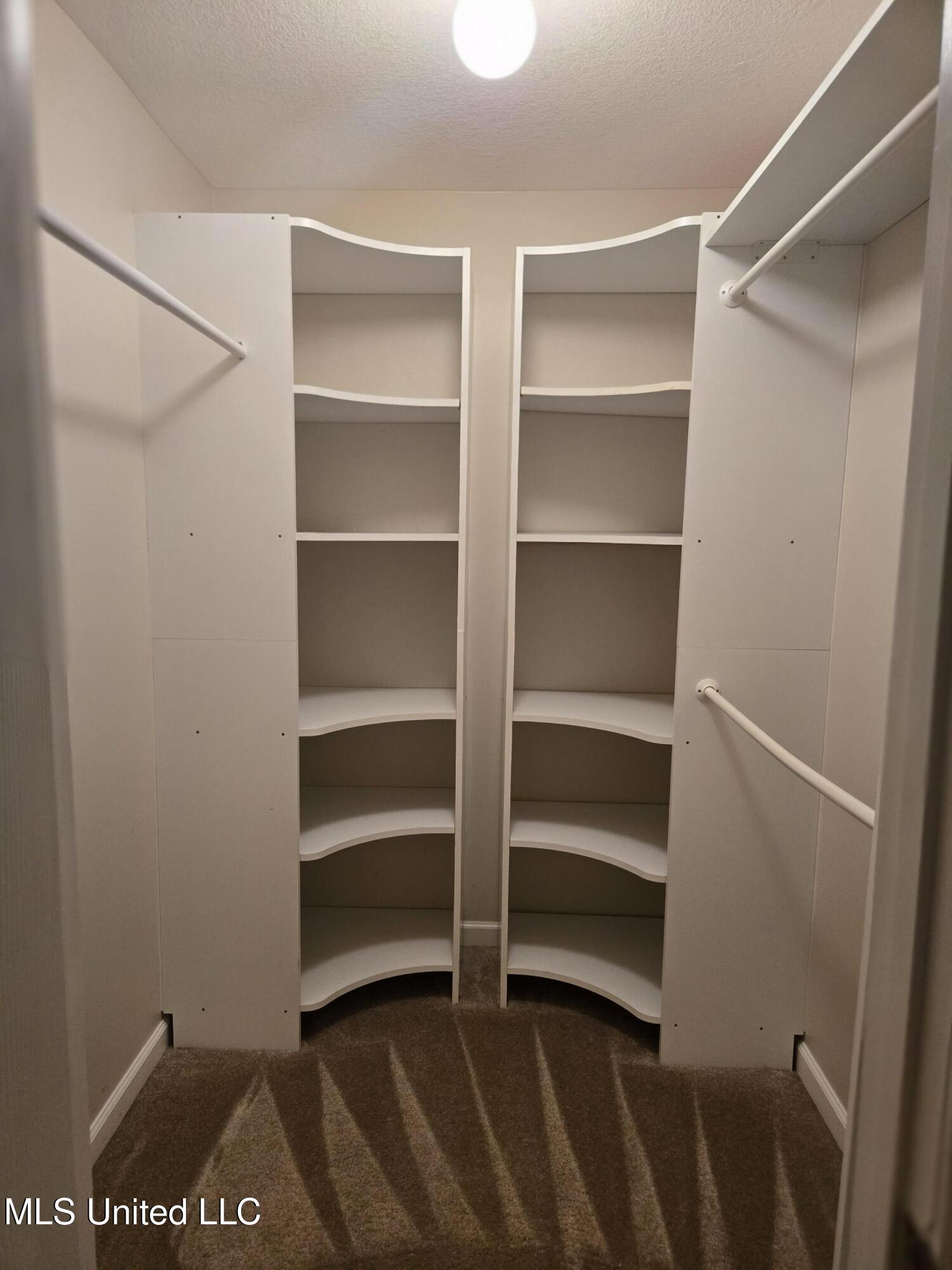 726 Canterbury Drive Property Photo 15