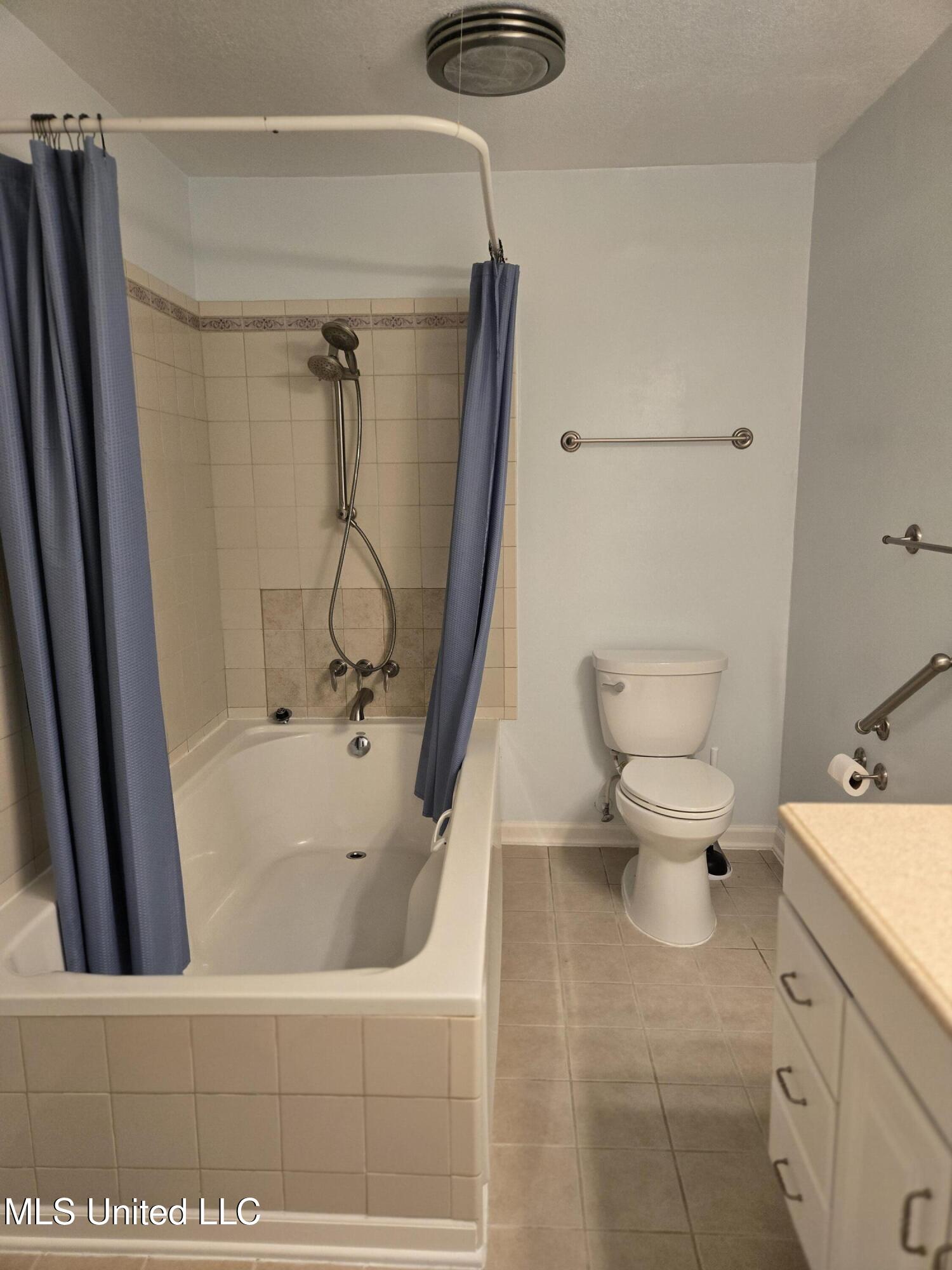 726 Canterbury Drive Property Photo 17