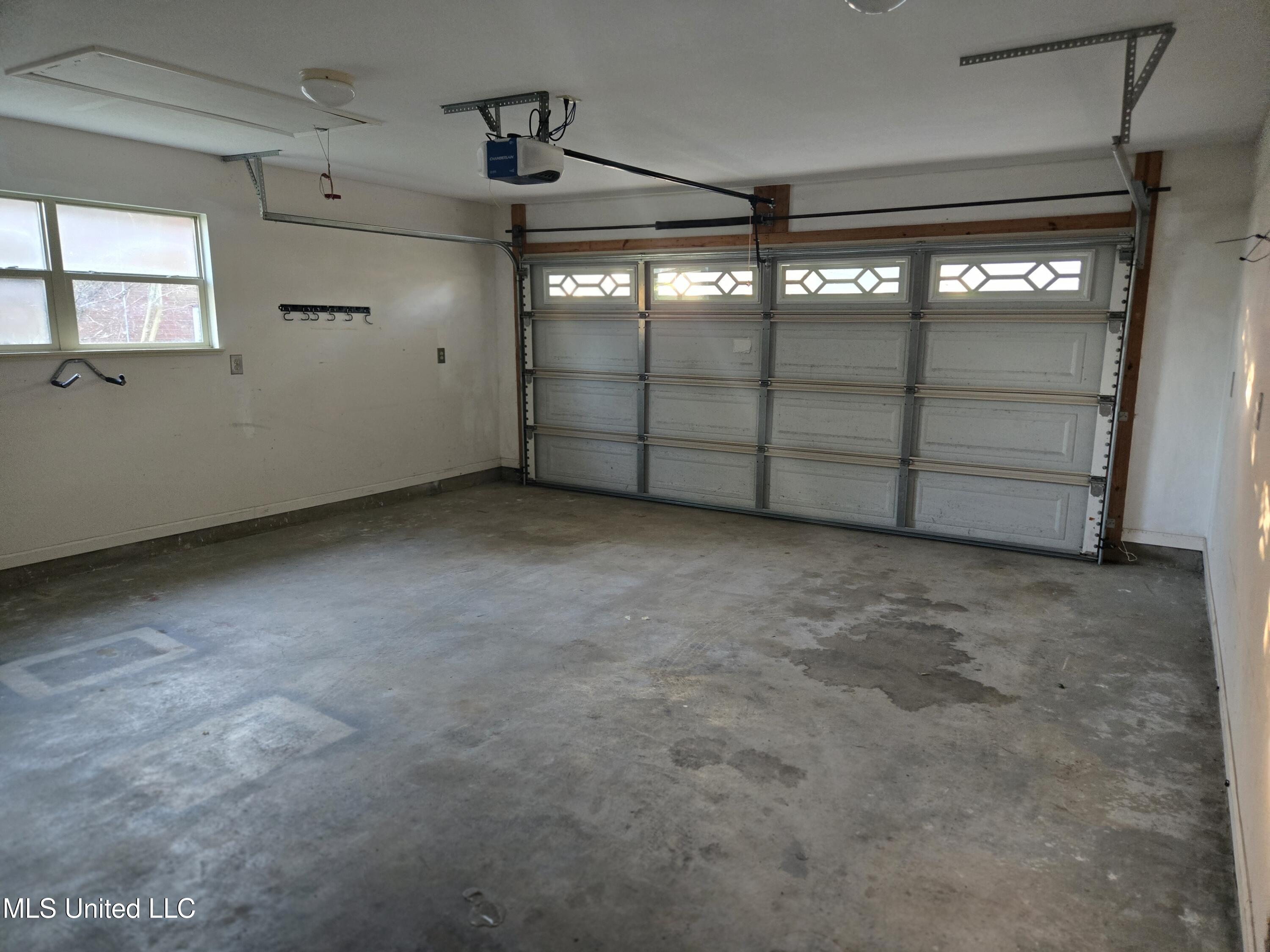 726 Canterbury Drive Property Photo 21