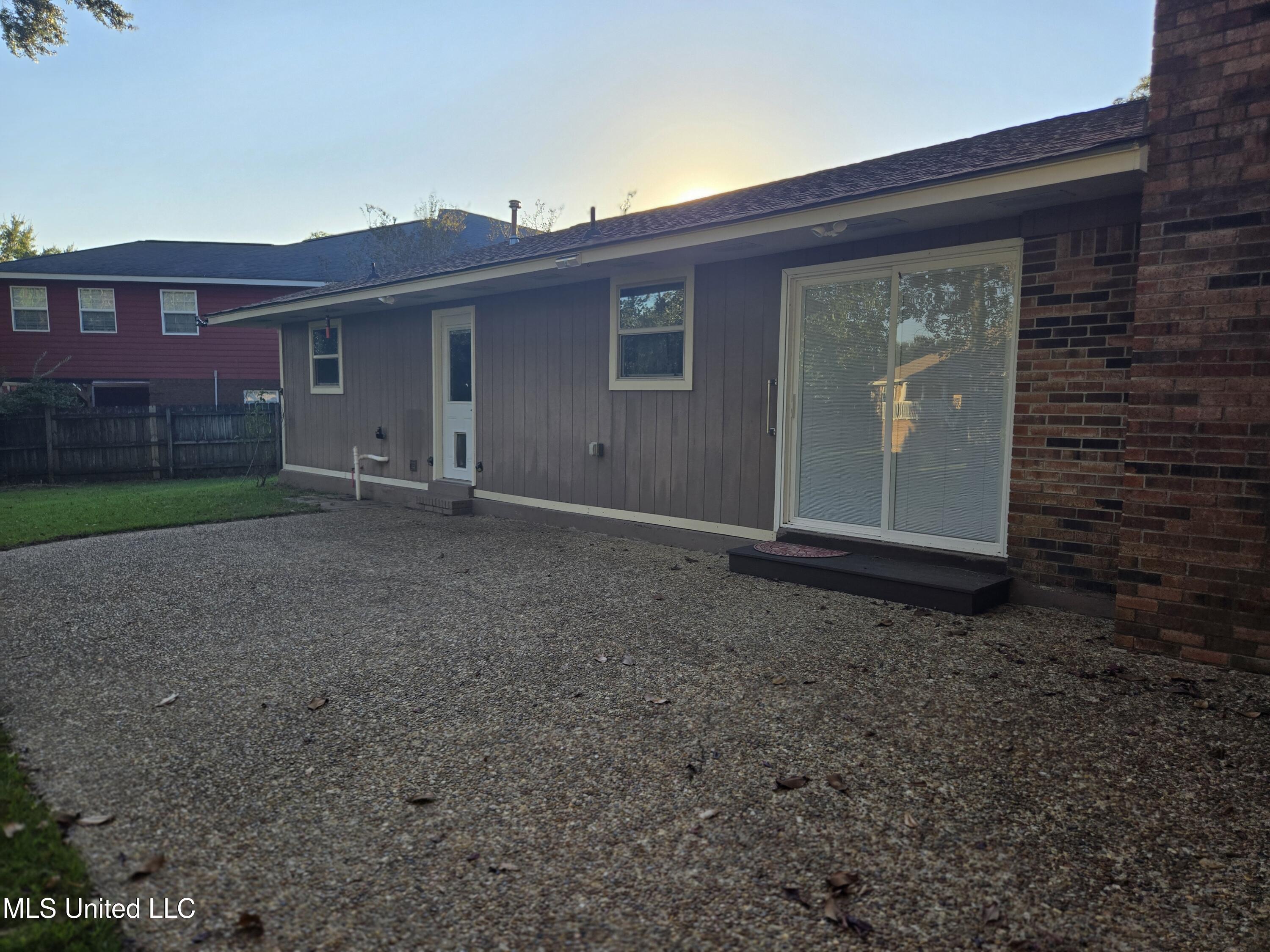 726 Canterbury Drive Property Photo 22