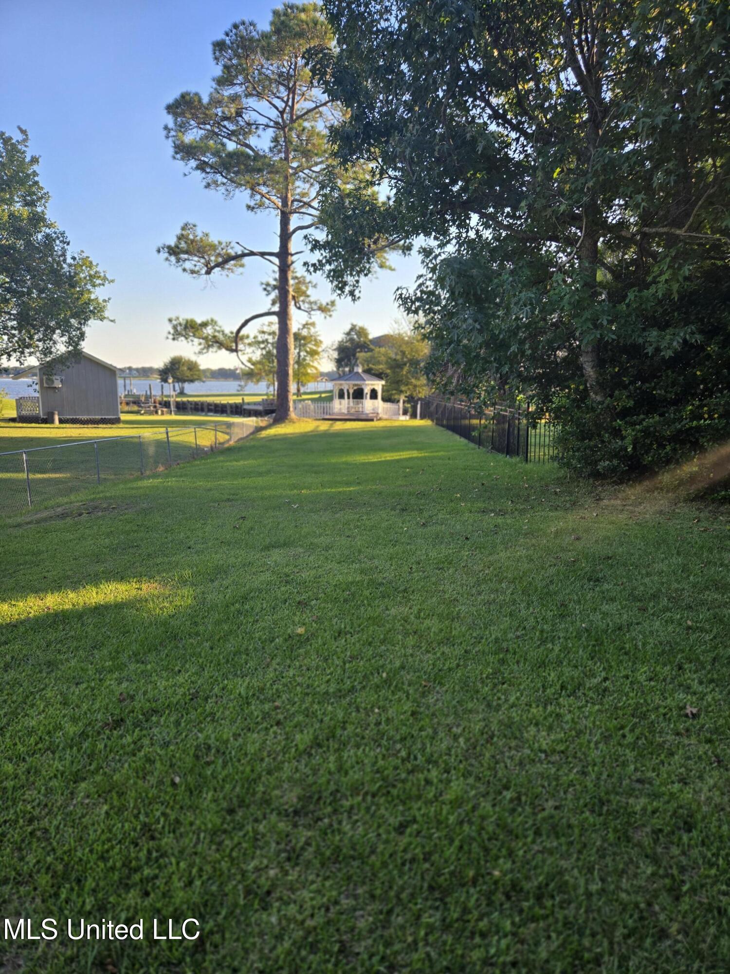 726 Canterbury Drive Property Photo 24