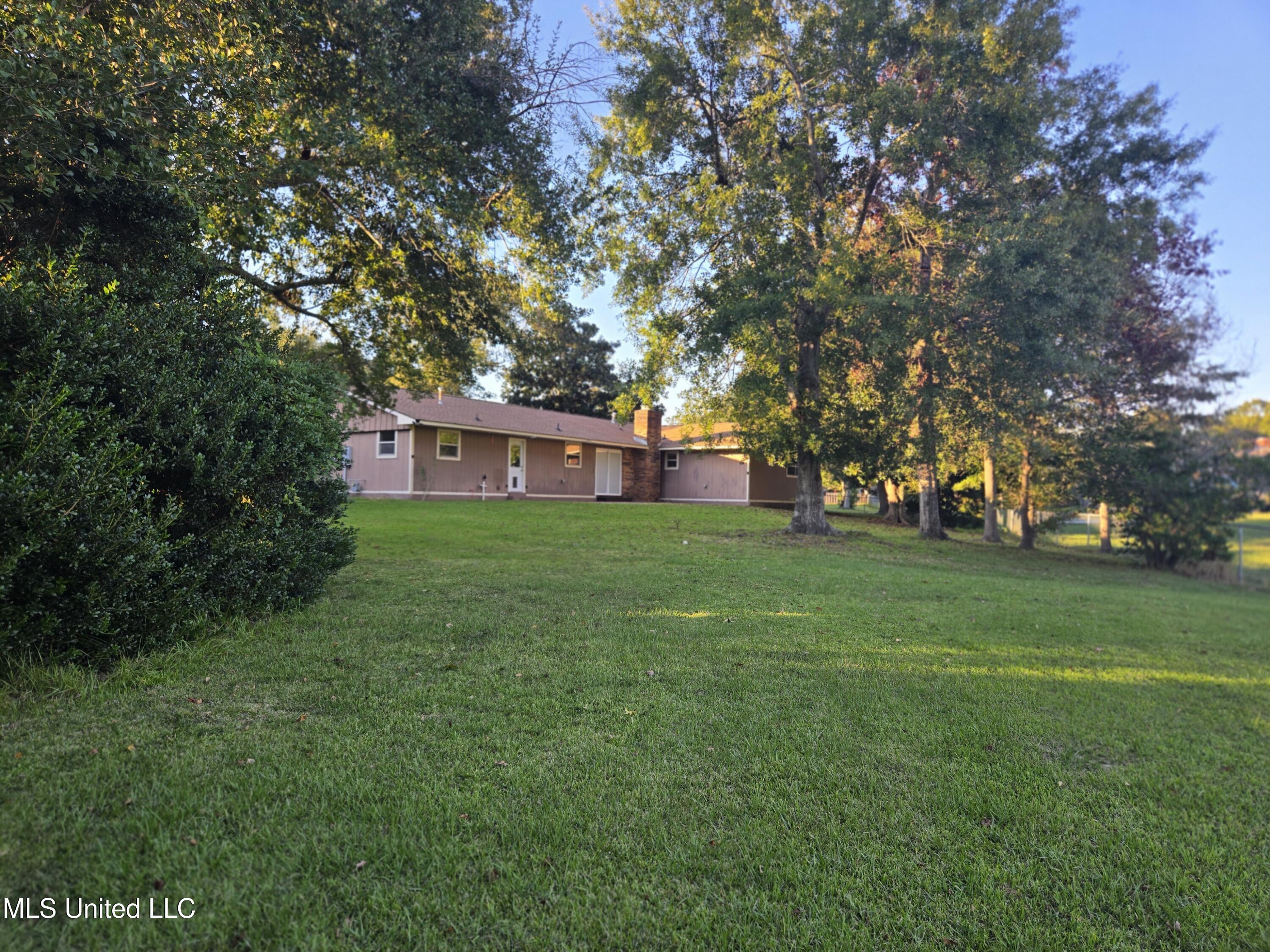 726 Canterbury Drive Property Photo 31