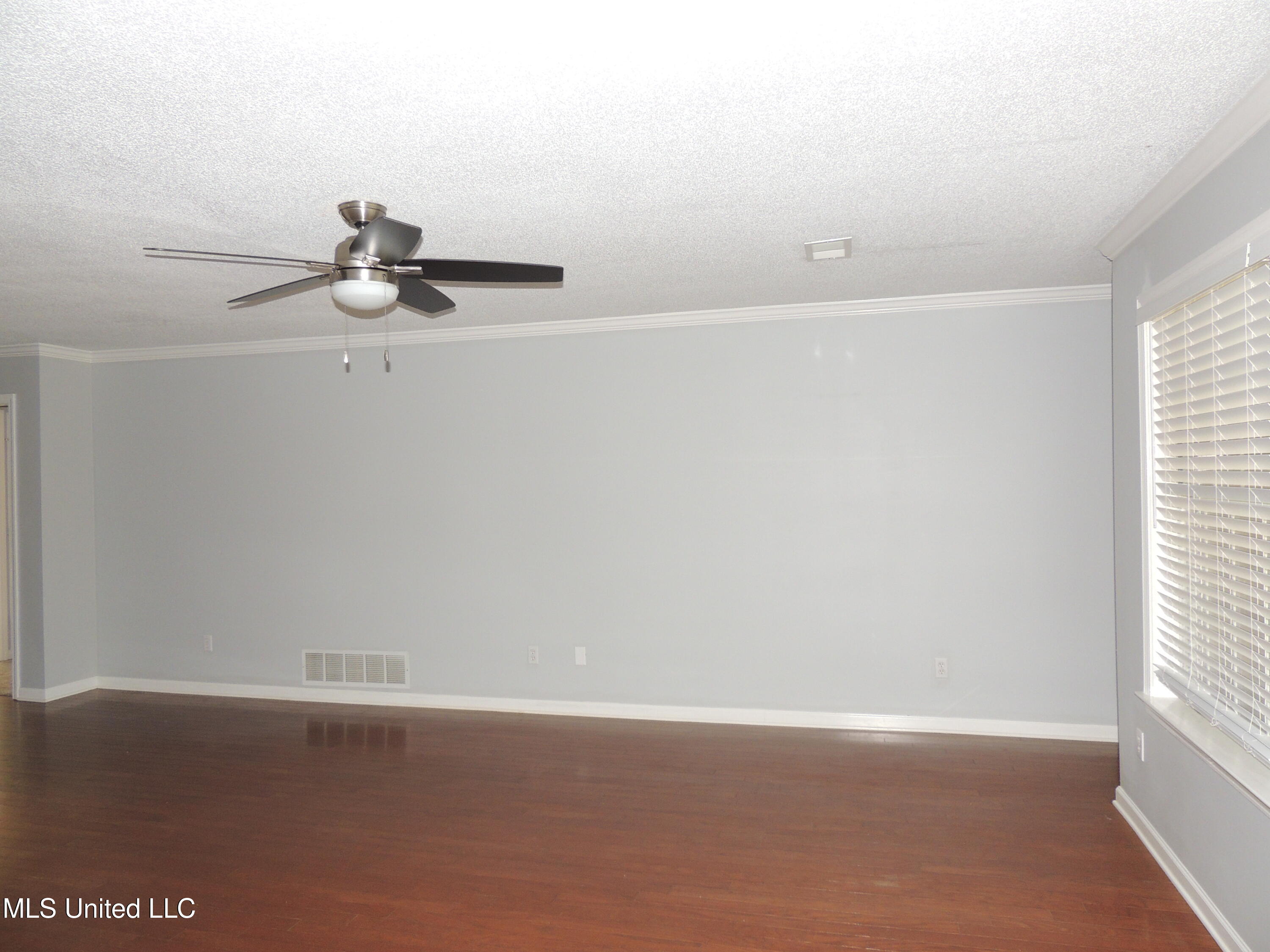 400 S Timber Way Property Photo 7