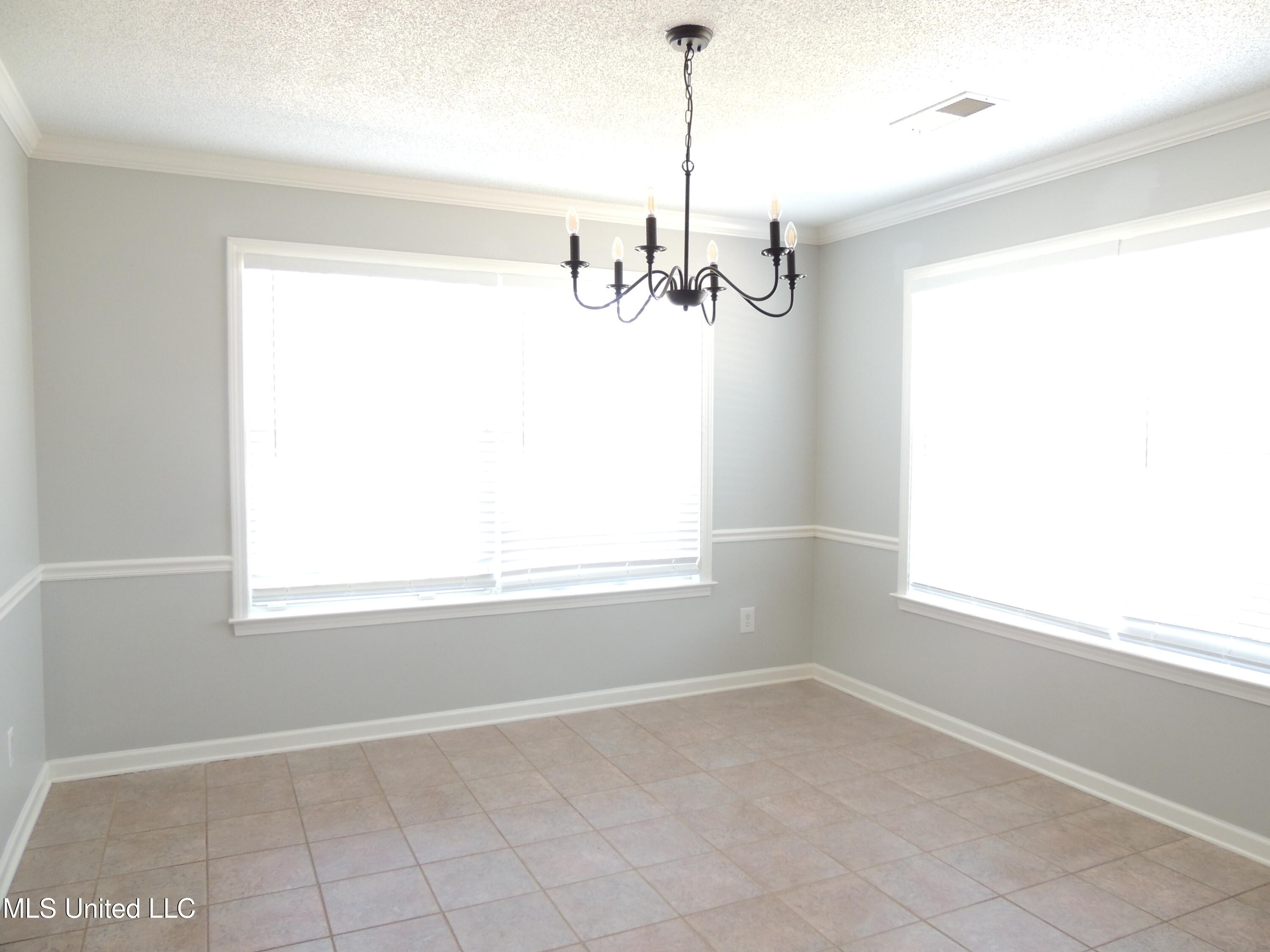 400 S Timber Way Property Photo 8