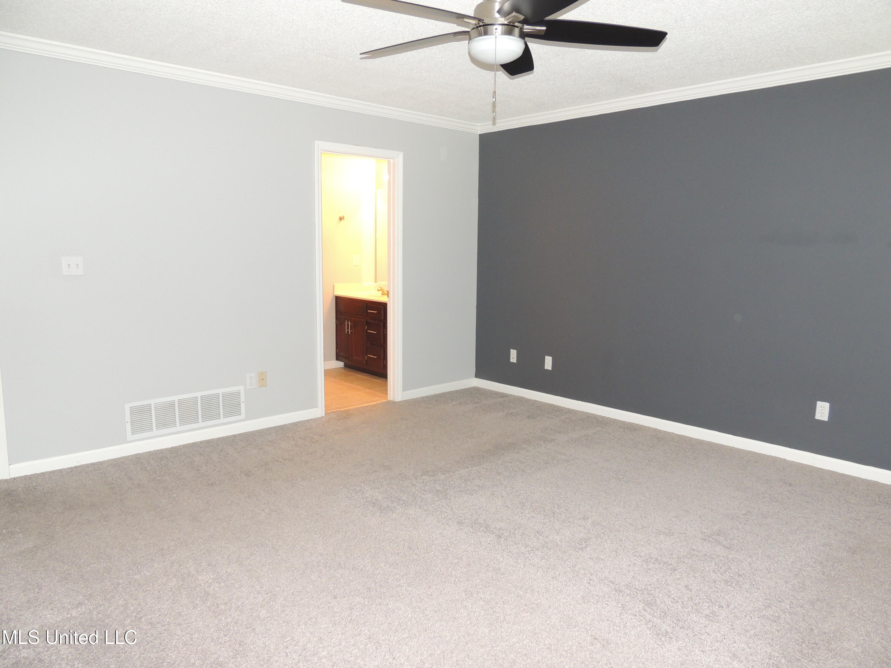 400 S Timber Way Property Photo 18