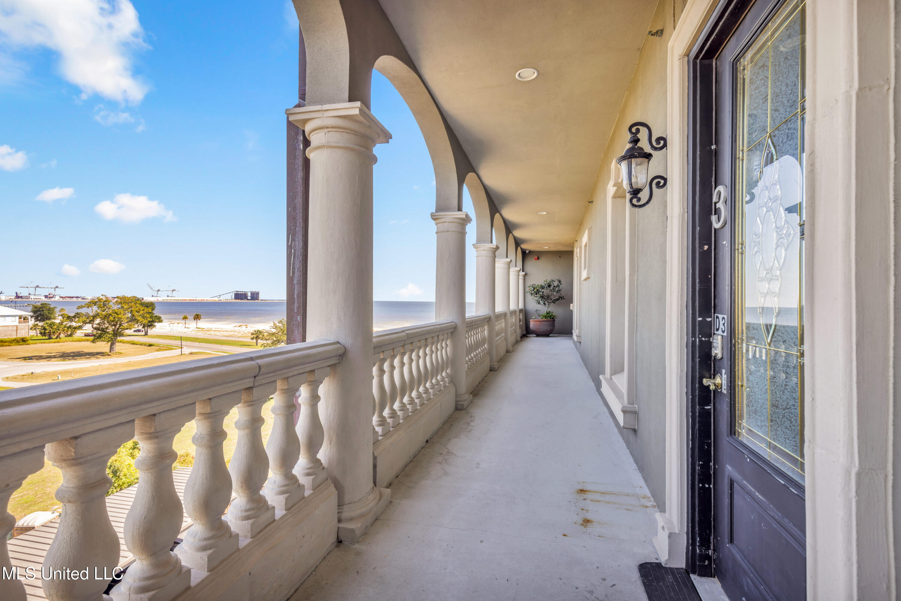 4640 W Beach Boulevard Property Photo 2