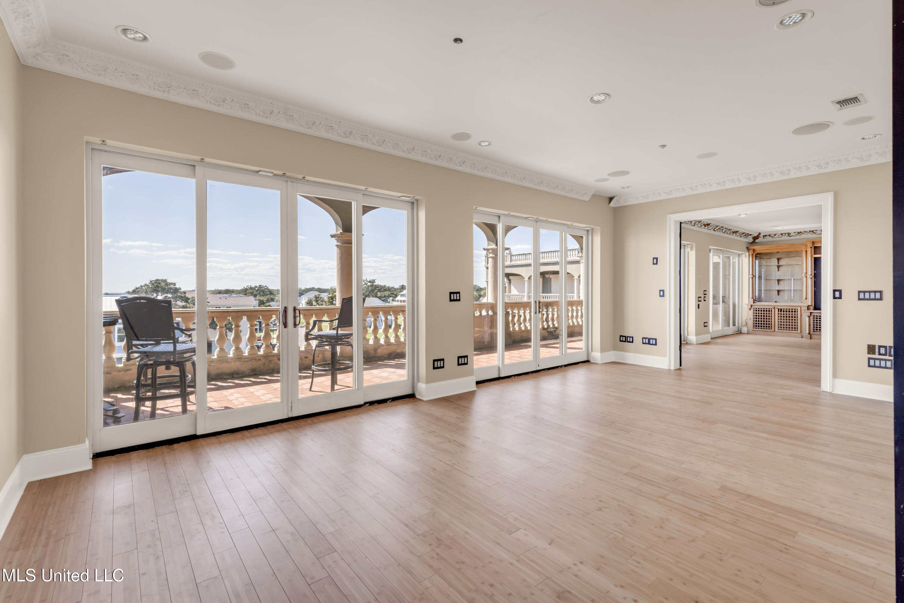 4640 W Beach Boulevard Property Photo 7