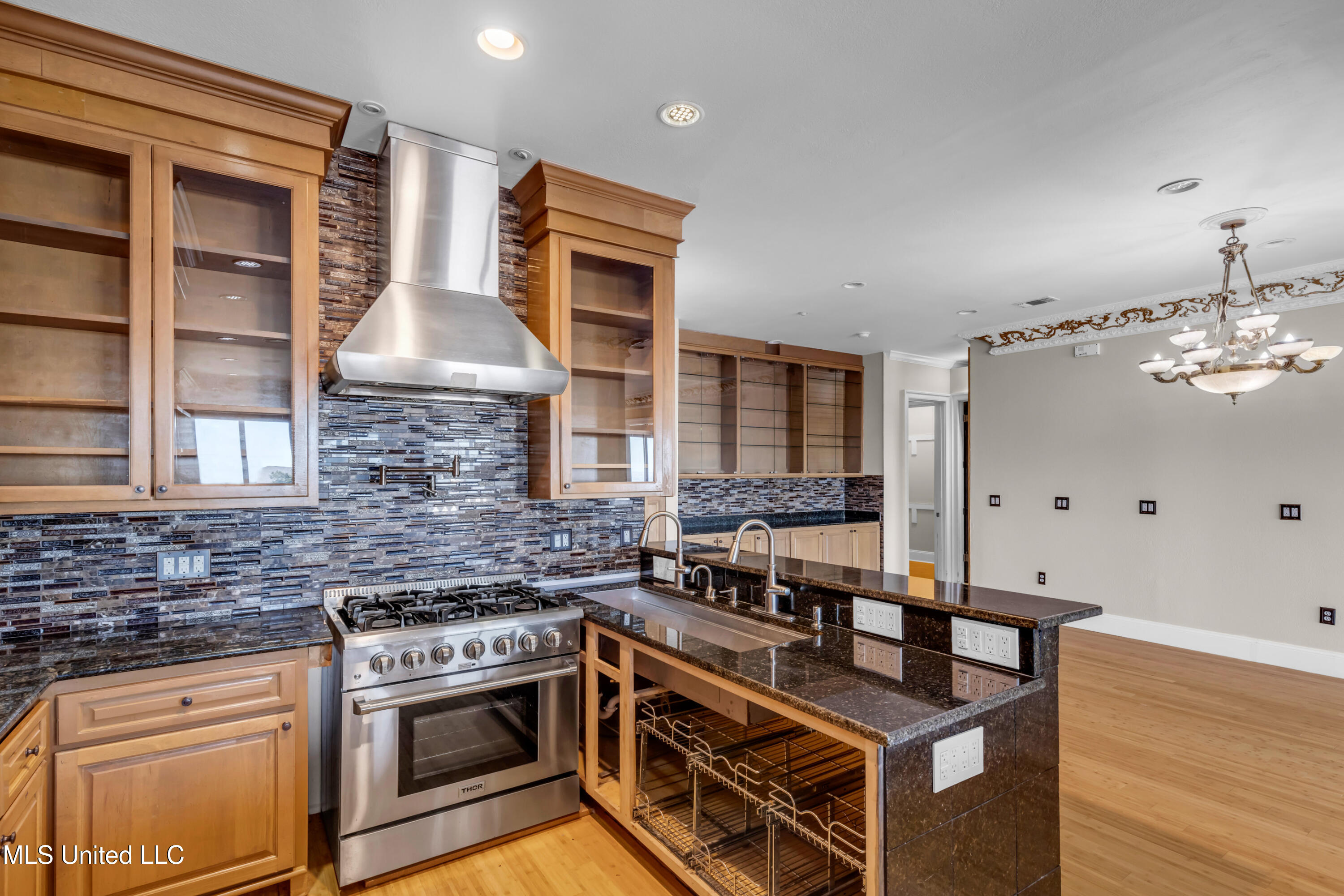 4640 W Beach Boulevard Property Photo 23