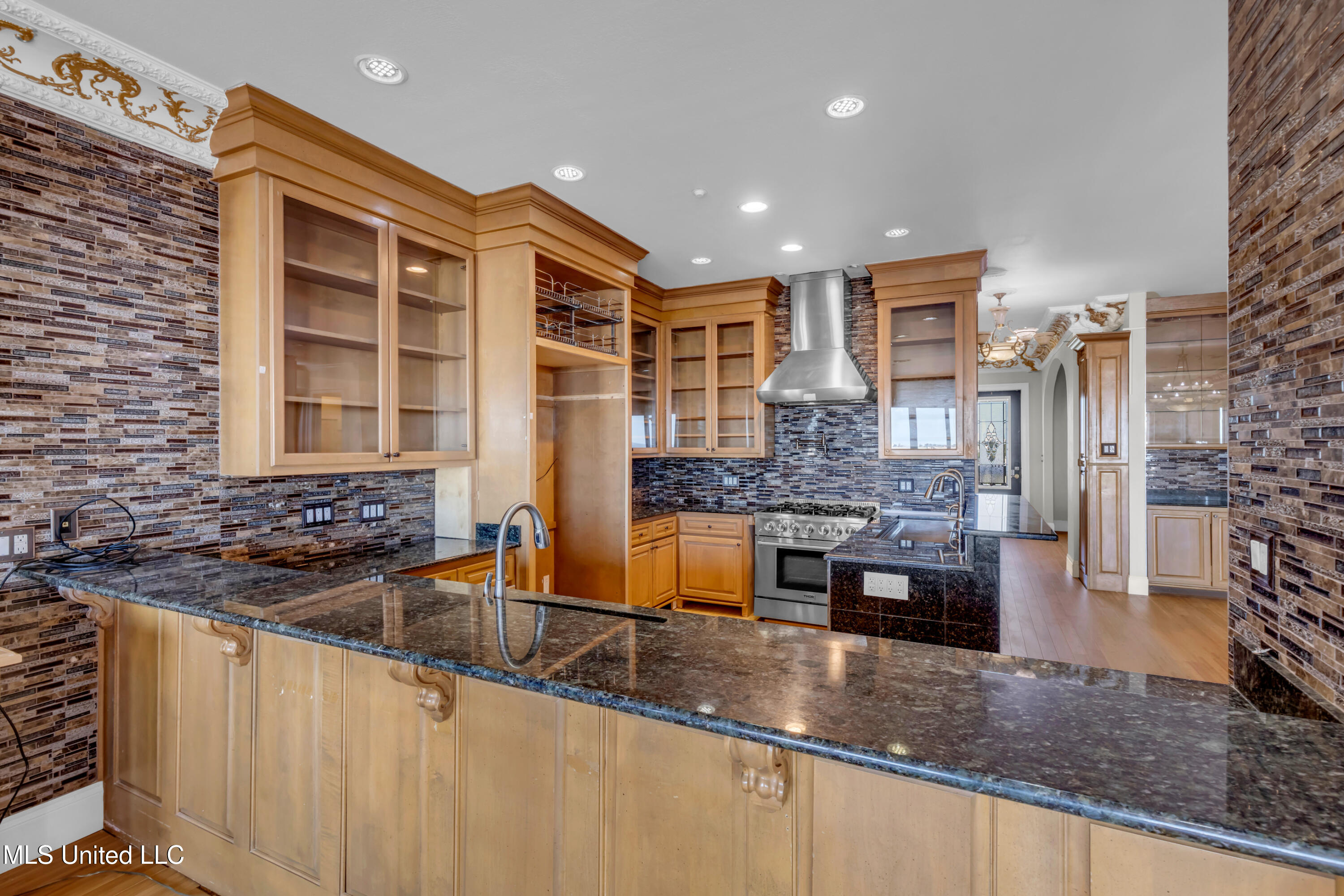 4640 W Beach Boulevard Property Photo 24