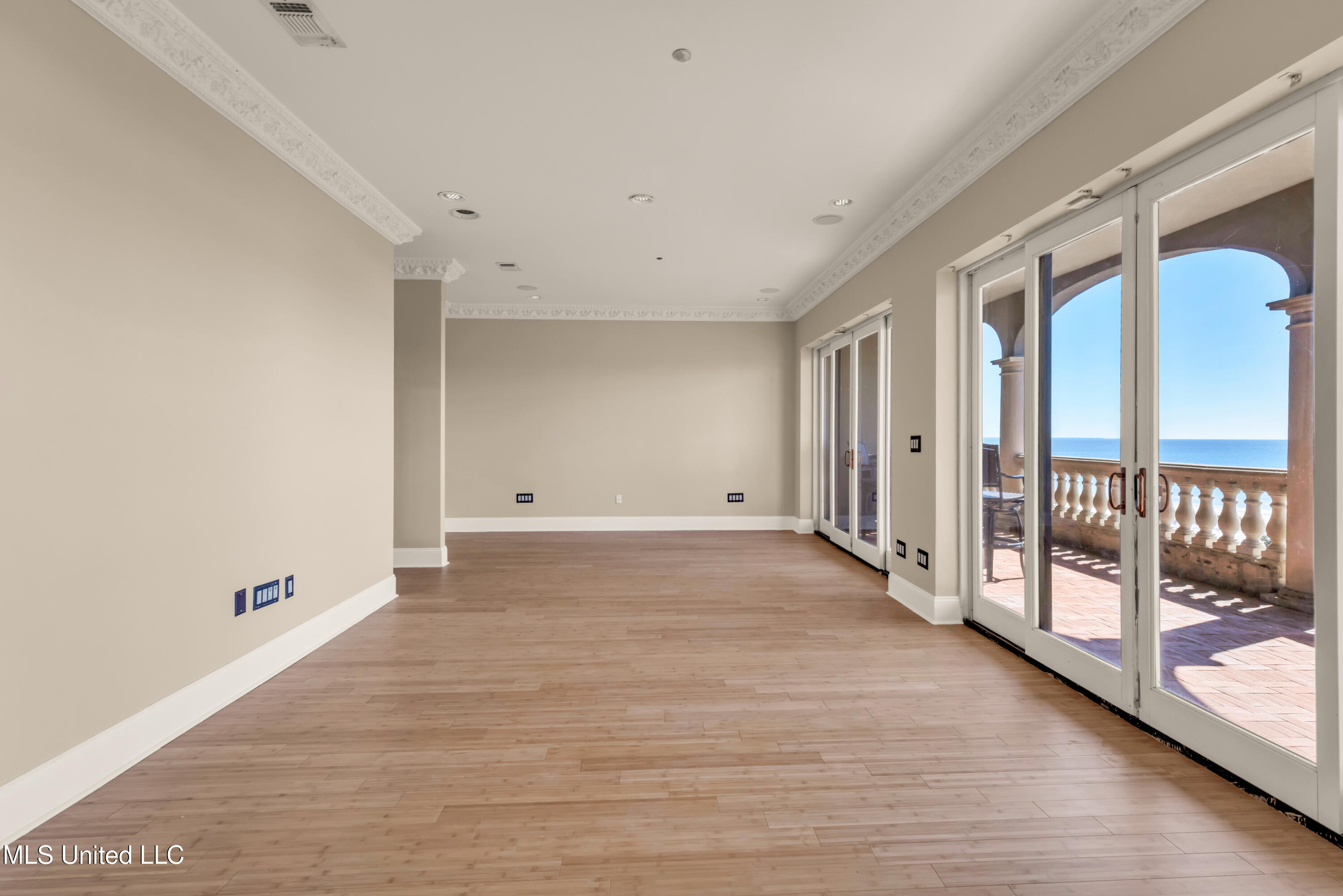 4640 W Beach Boulevard Property Photo 30