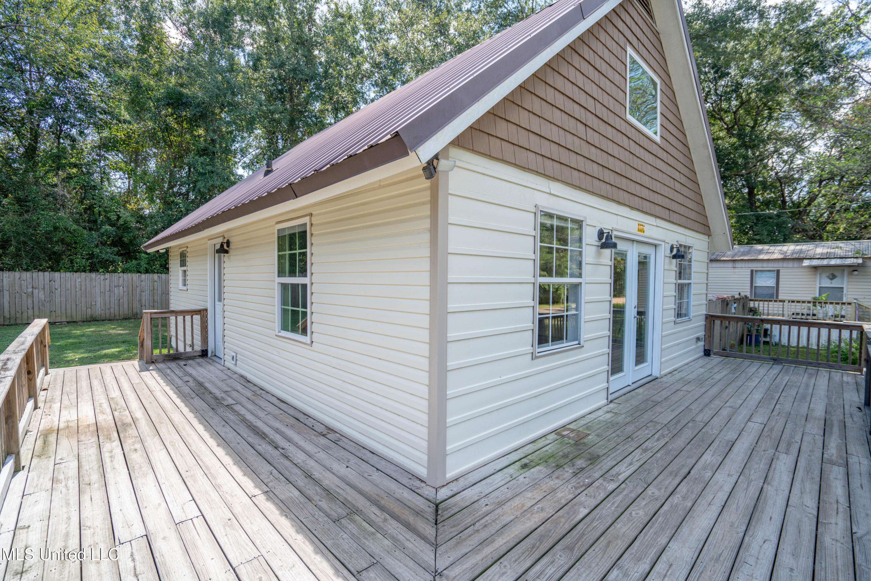 1076-r Lilinoe Way Property Photo 3