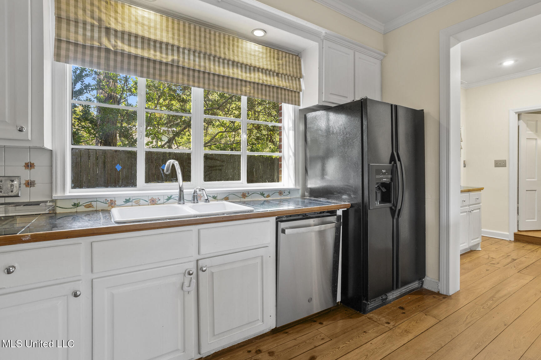 1076 Avondale Street Property Photo 16