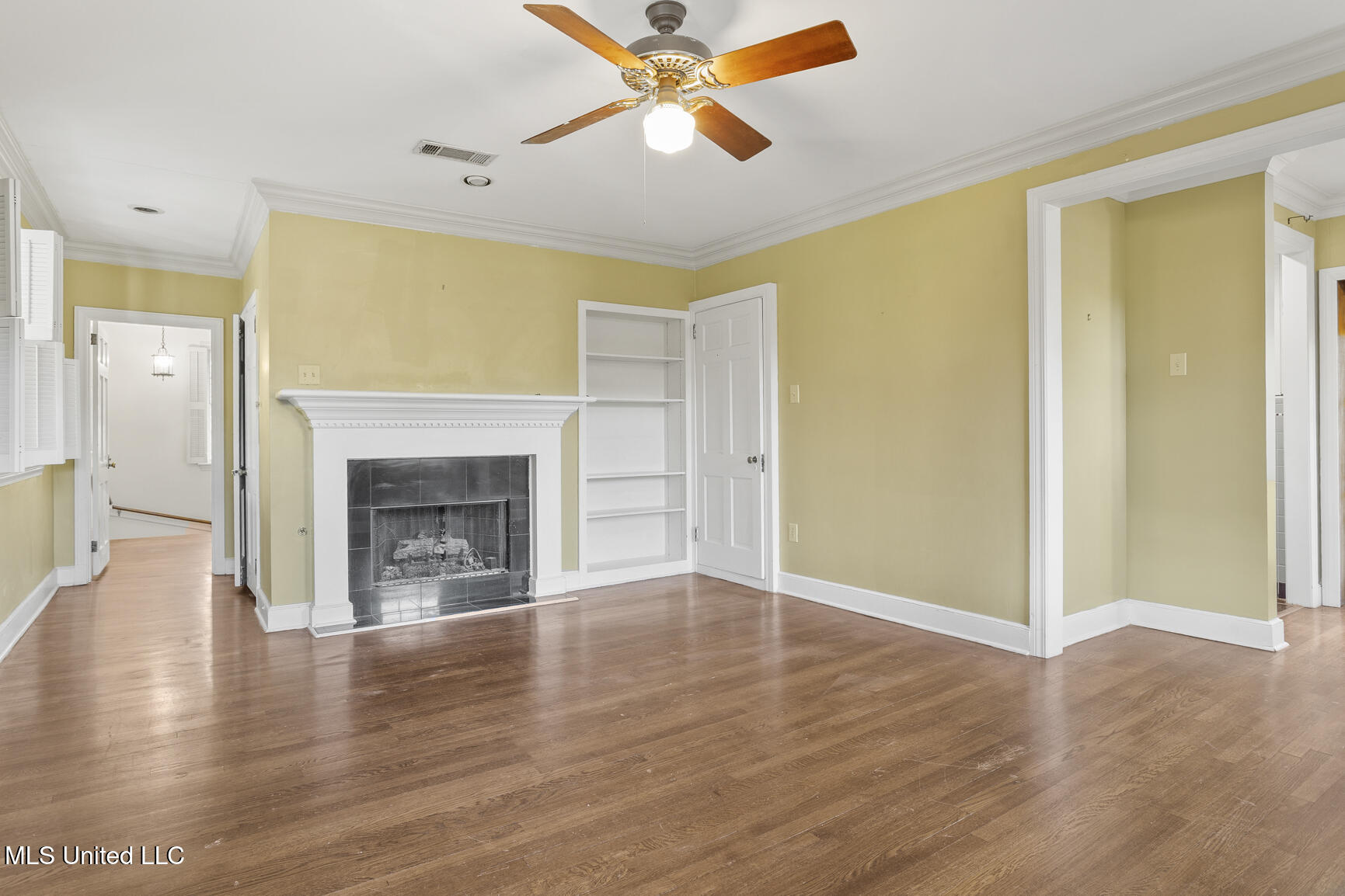 1076 Avondale Street Property Photo 25