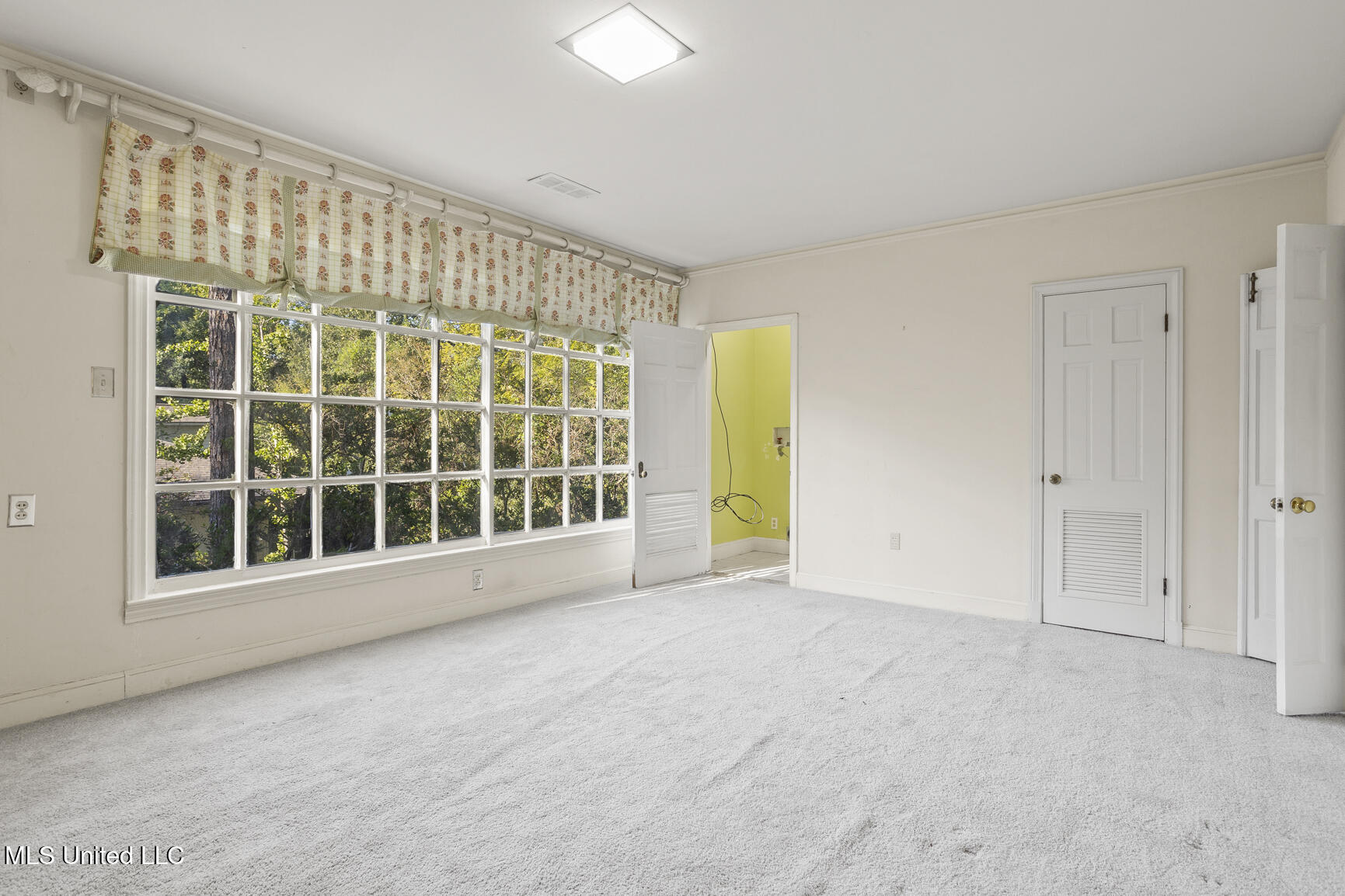 1076 Avondale Street Property Photo 29