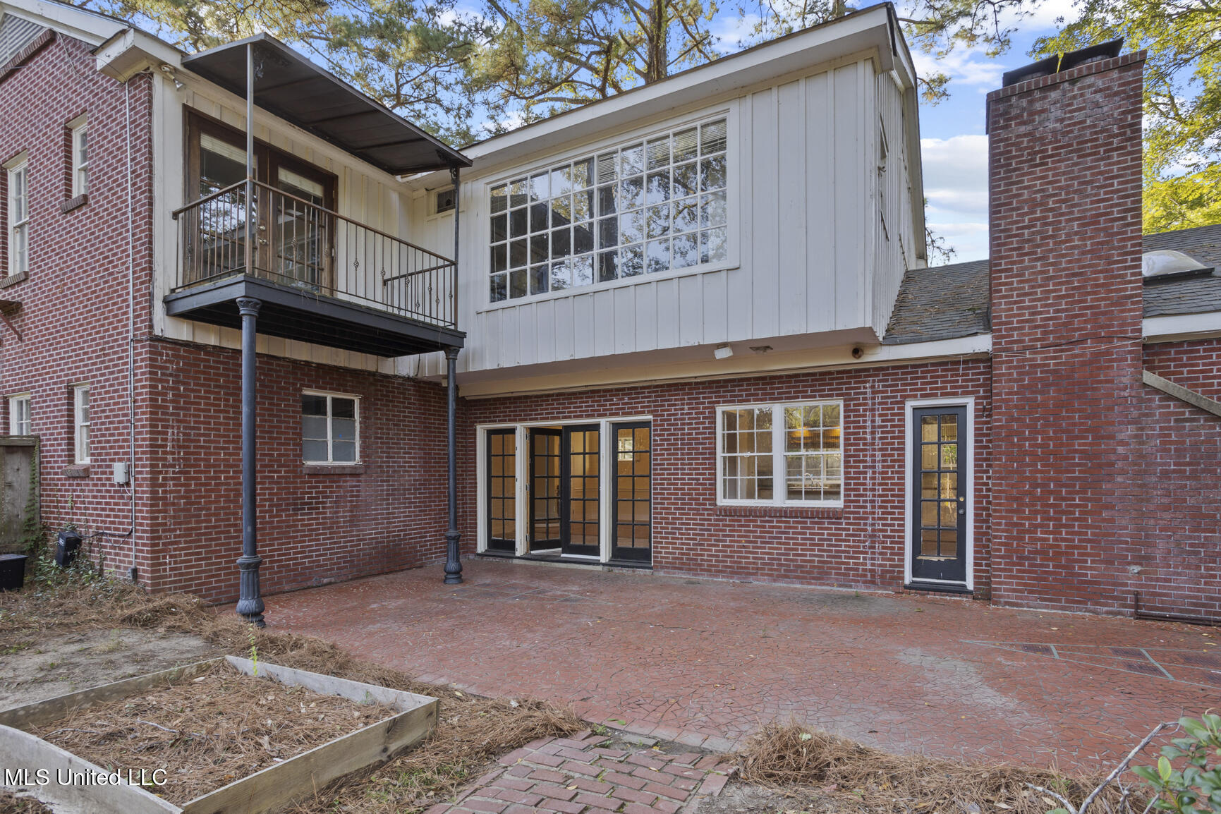 1076 Avondale Street Property Photo 37