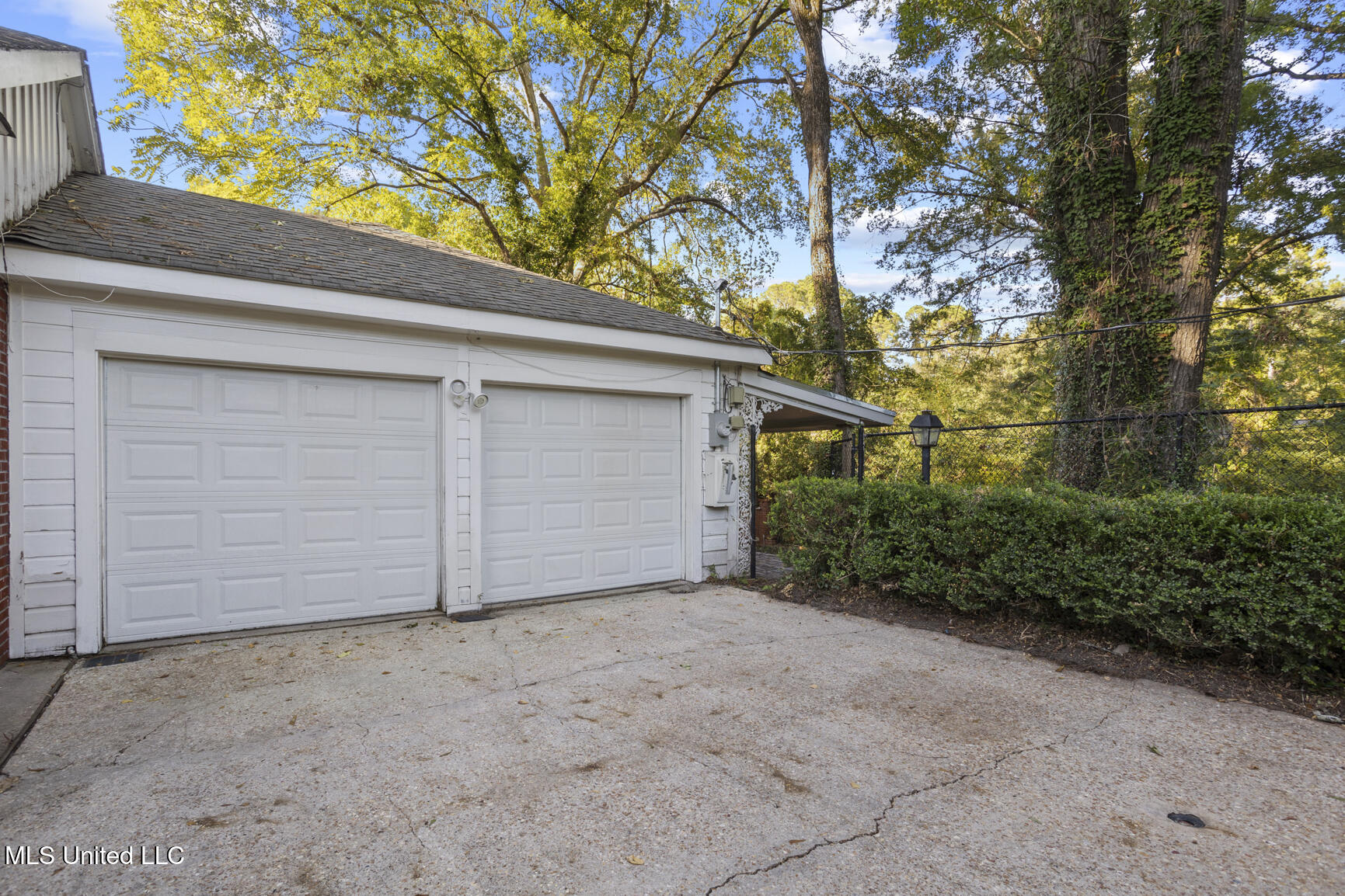 1076 Avondale Street Property Photo 38