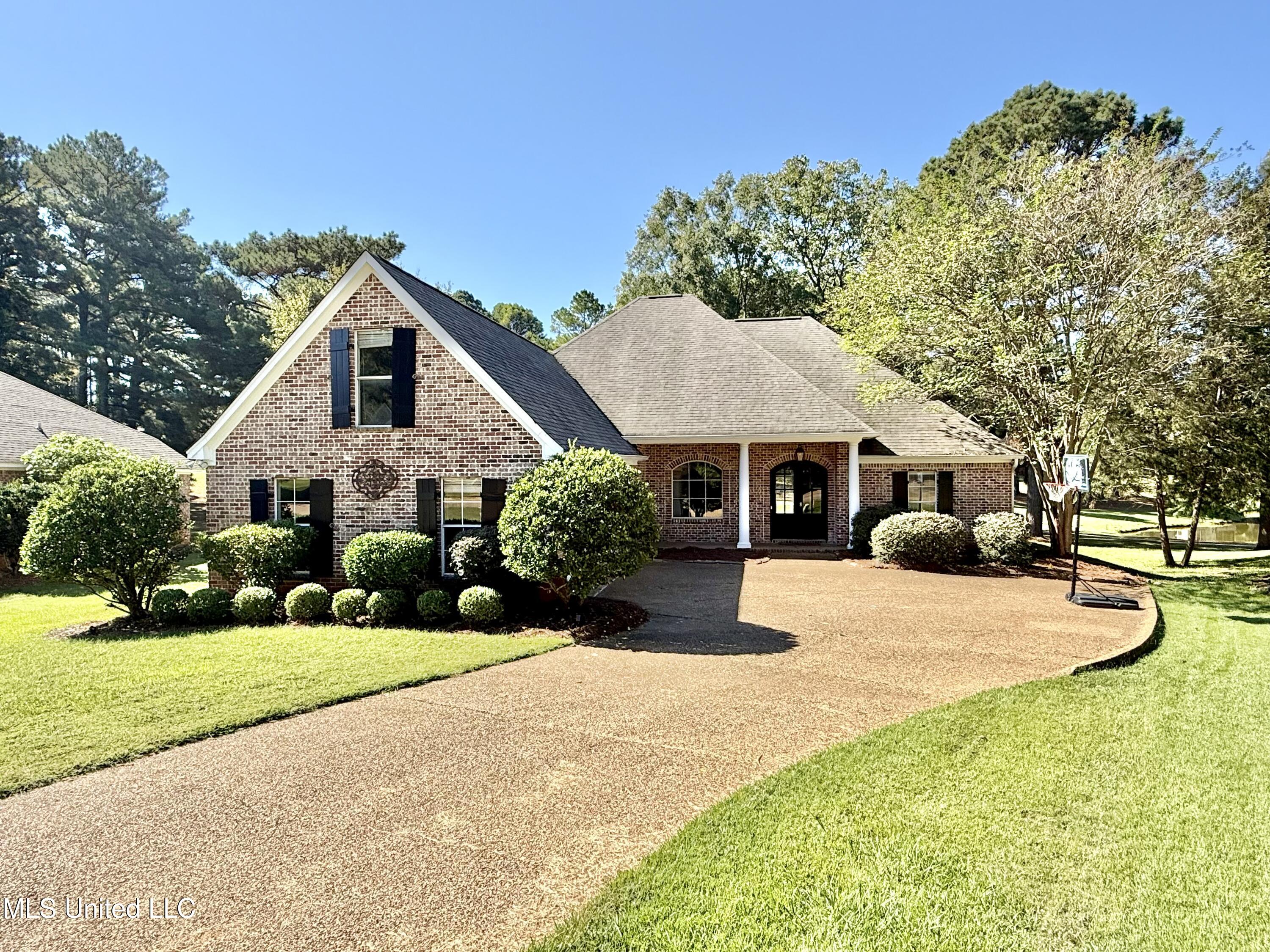 493 Annandale Parkway Property Photo 1