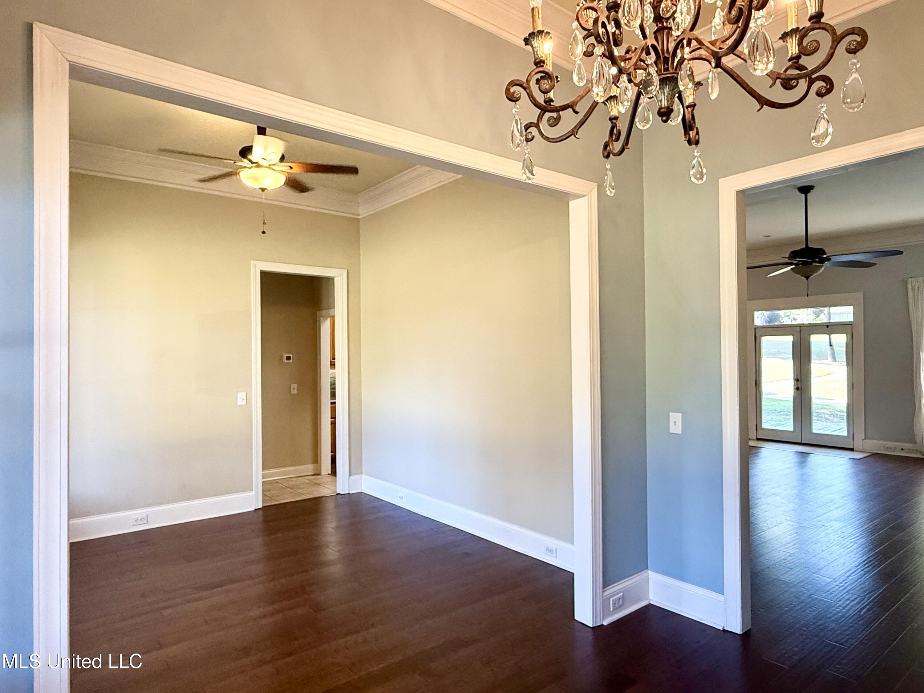 493 Annandale Parkway Property Photo 6