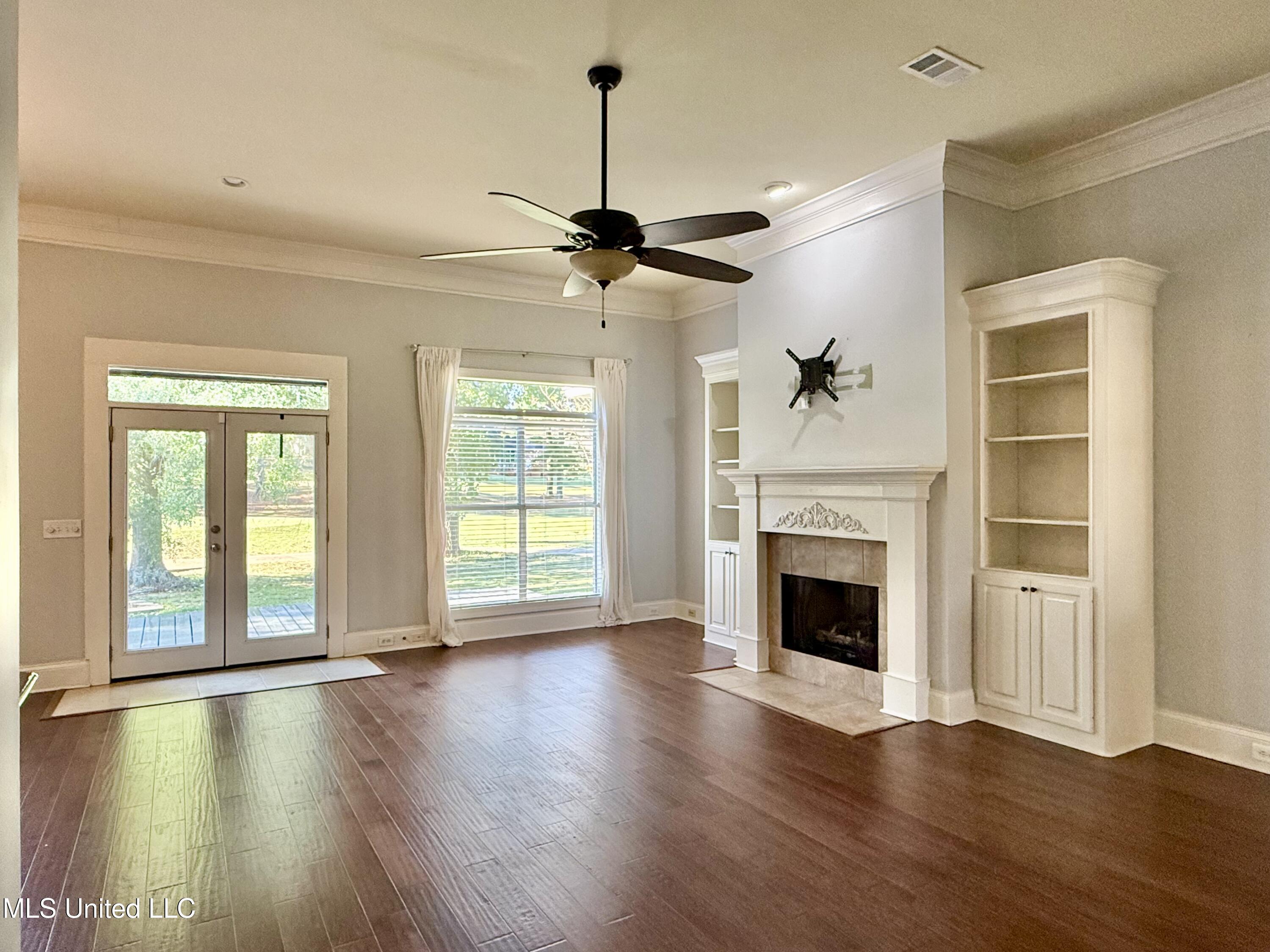 493 Annandale Parkway Property Photo 9