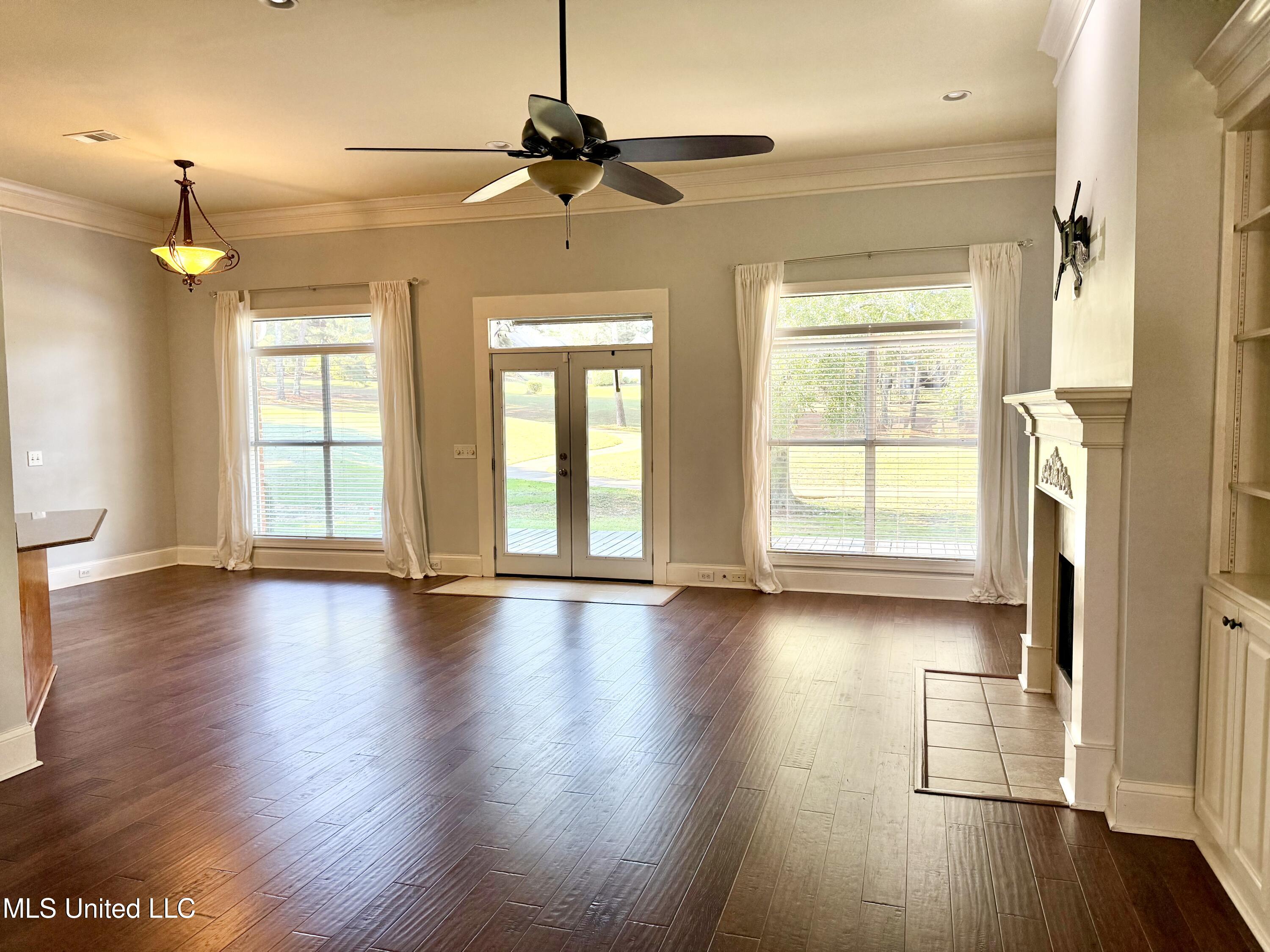 493 Annandale Parkway Property Photo 10