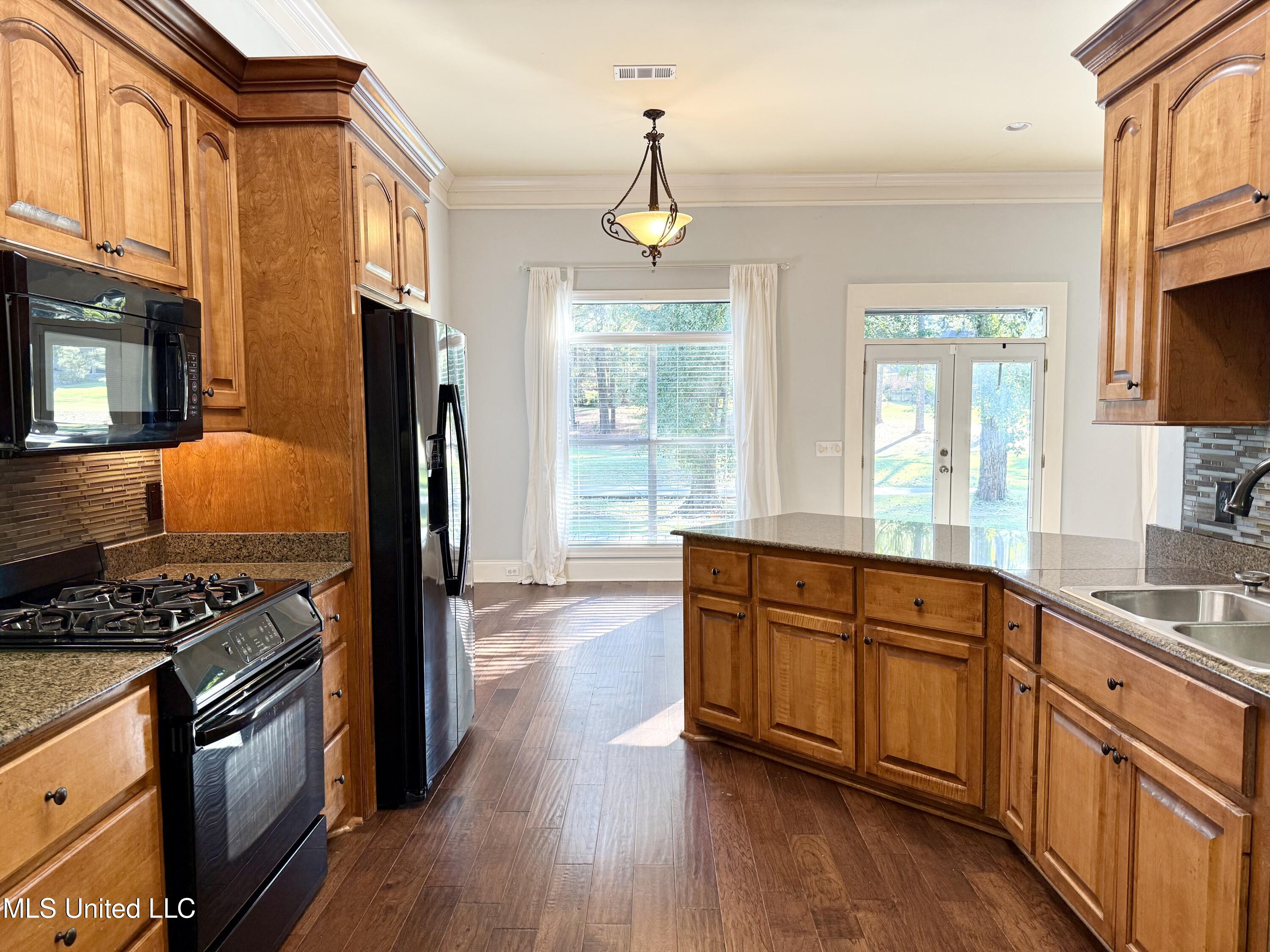 493 Annandale Parkway Property Photo 12